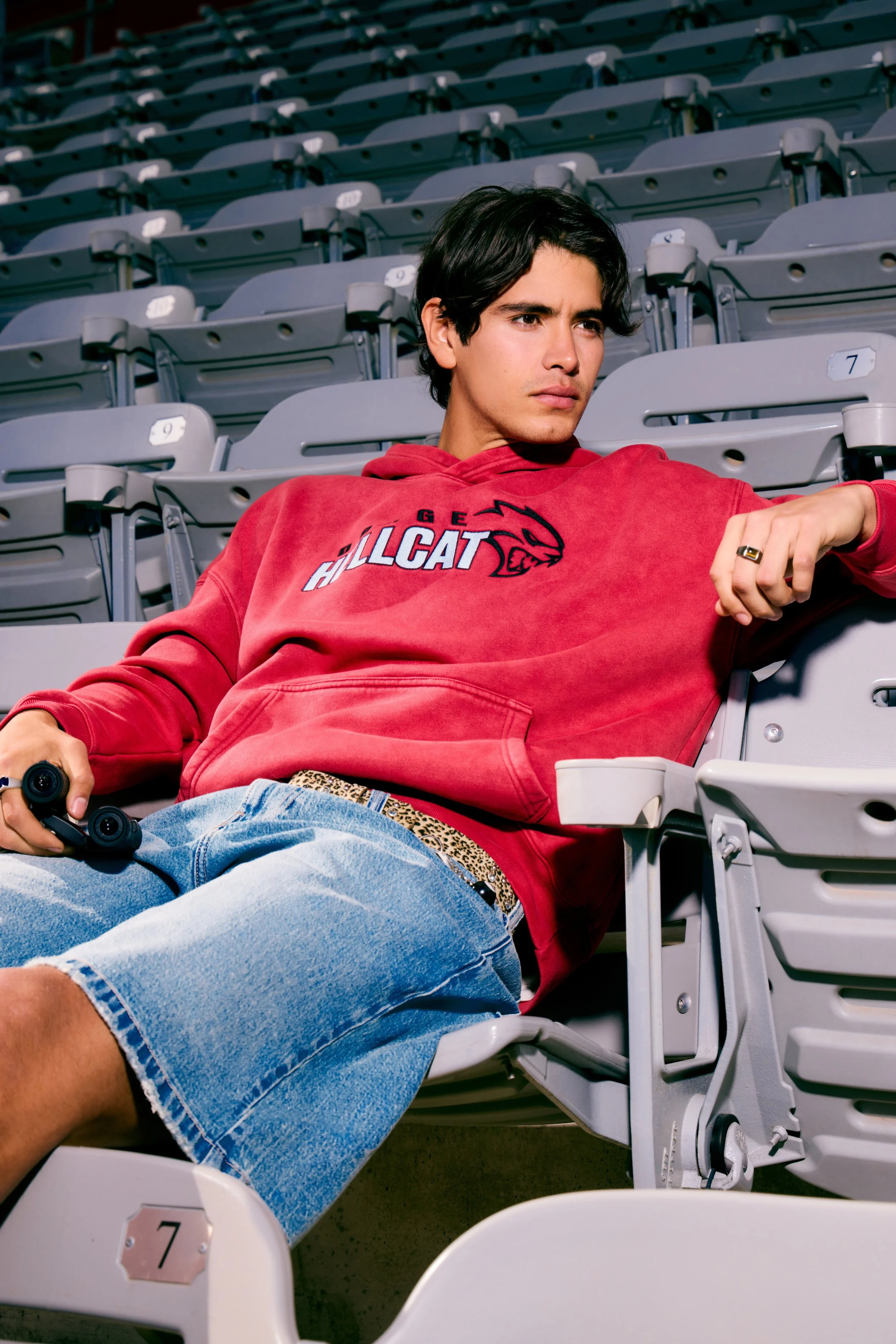 HOLLISTER_2025_SUM2_EDITORIAL_GRAPHICS_SHOP_REFRESH_MENS_D1_LOOK3_0622.jpeg