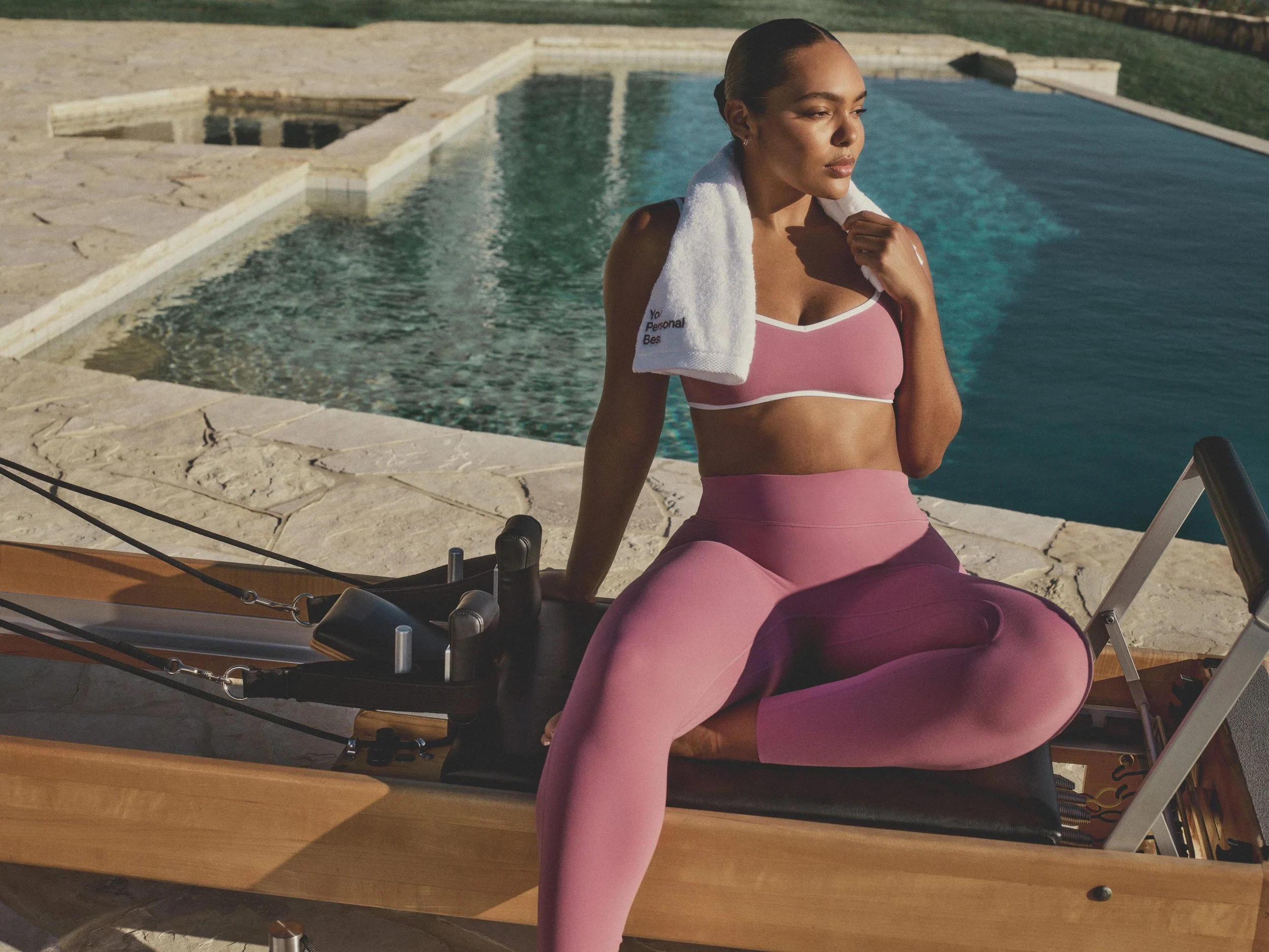 ANF_SPRING_1_2025_CAMPAIGN_YPB_YOUR_PERSONAL_BEST_WOMENS_D1_LOOK8_0026.jpeg