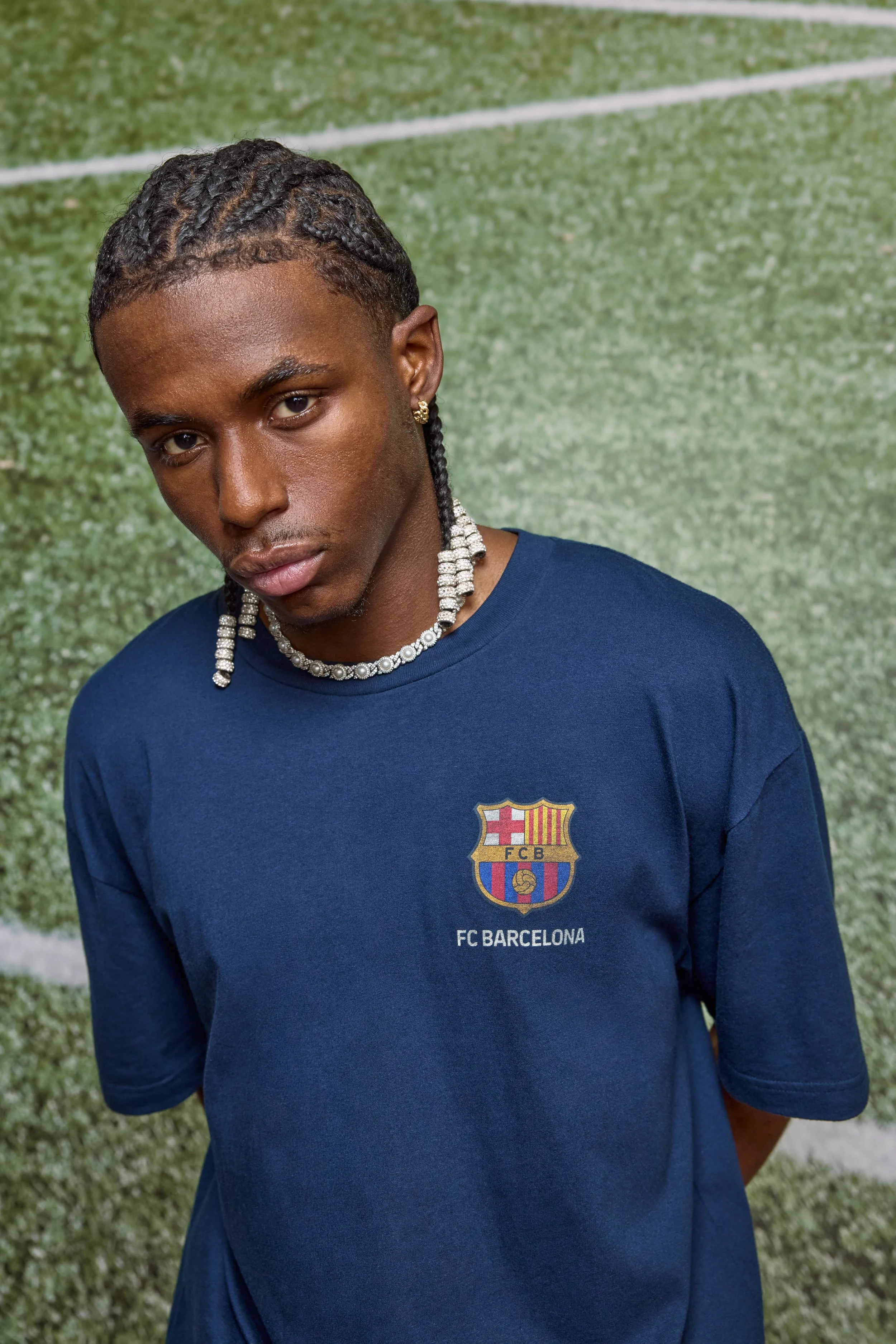 HOLLISTER_2025_SUM1_EDITORIAL_GRAPHICS_SHOP_REFRESH_MENS_D3_LOOK4_0892.jpeg