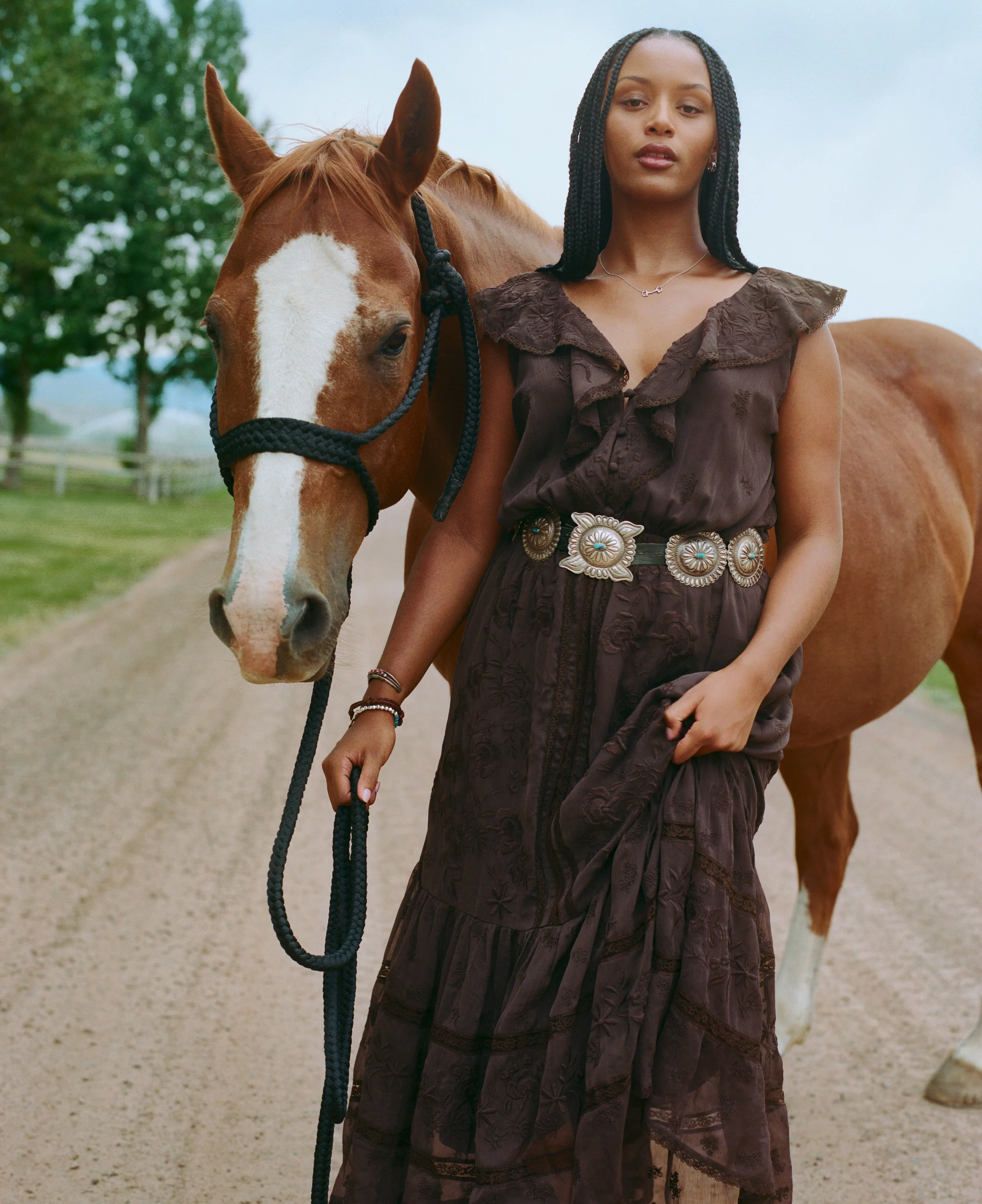 ANF_HOLIDAY_1_2025_CAMPAIGN_KEMO_SABE_WOMENS_D3_LOOK1_1435 (1).jpeg