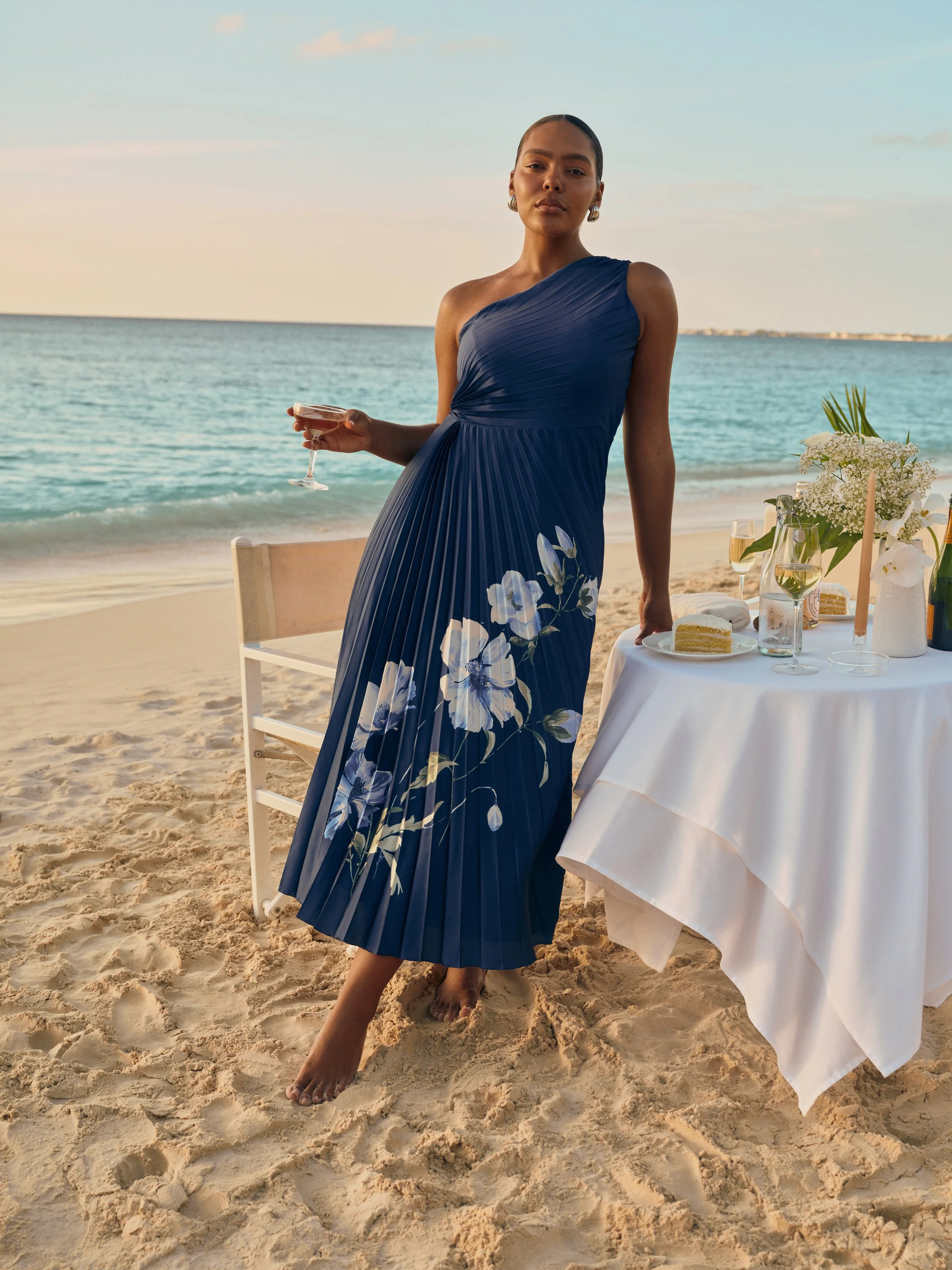ANF_SUMMER_1_2024_CAMPAIGN_WEDDING_SHOP_WEDDING_GUEST_WOMENS_D2_LOOK1_062.jpeg