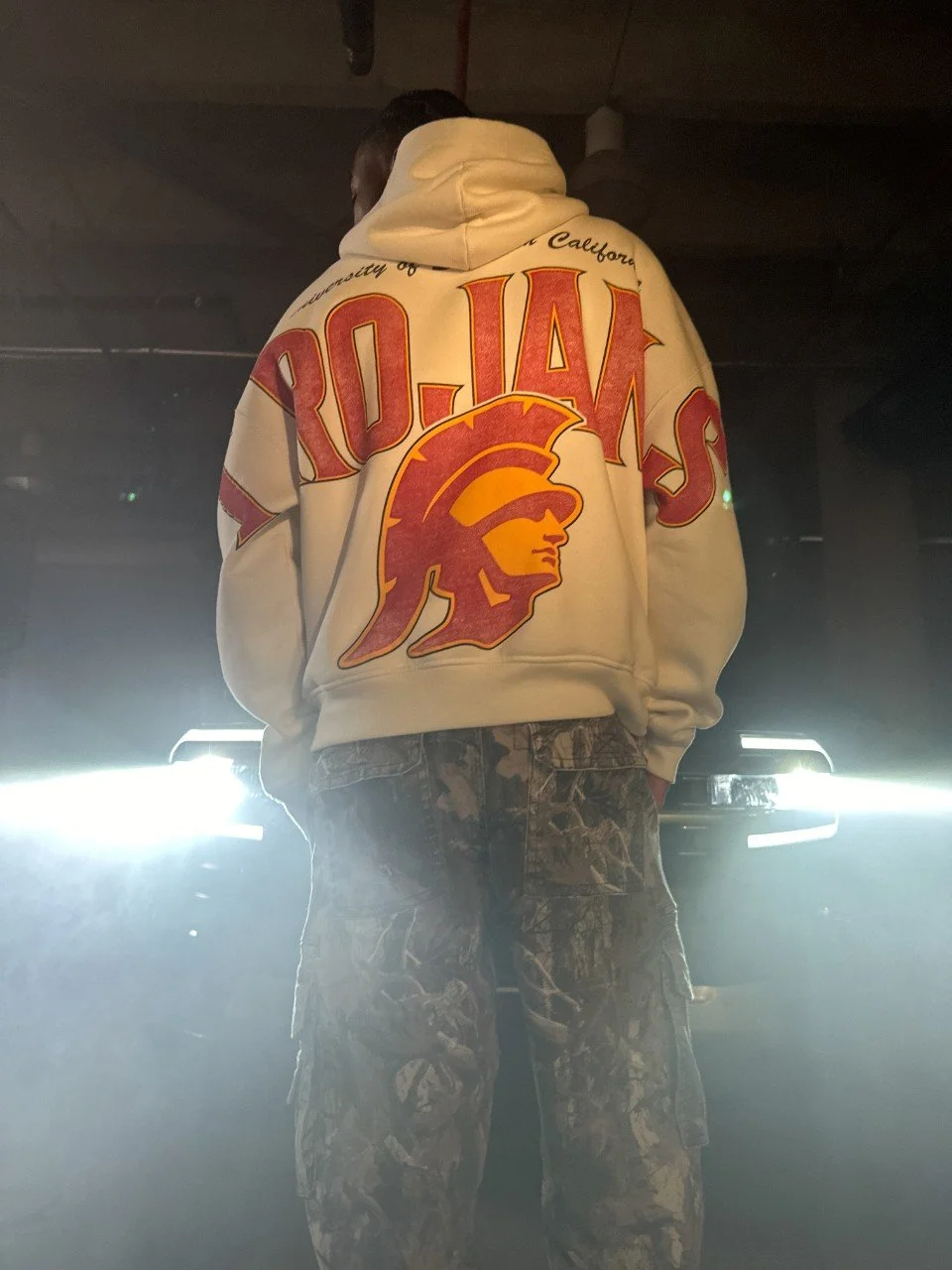 HOLLISTER_2024_FALL_2_GRAPHICS_NA_GAME_DAY_MENS_D2_LOOK5_SOCIAL_0061-1280x1280.jpeg