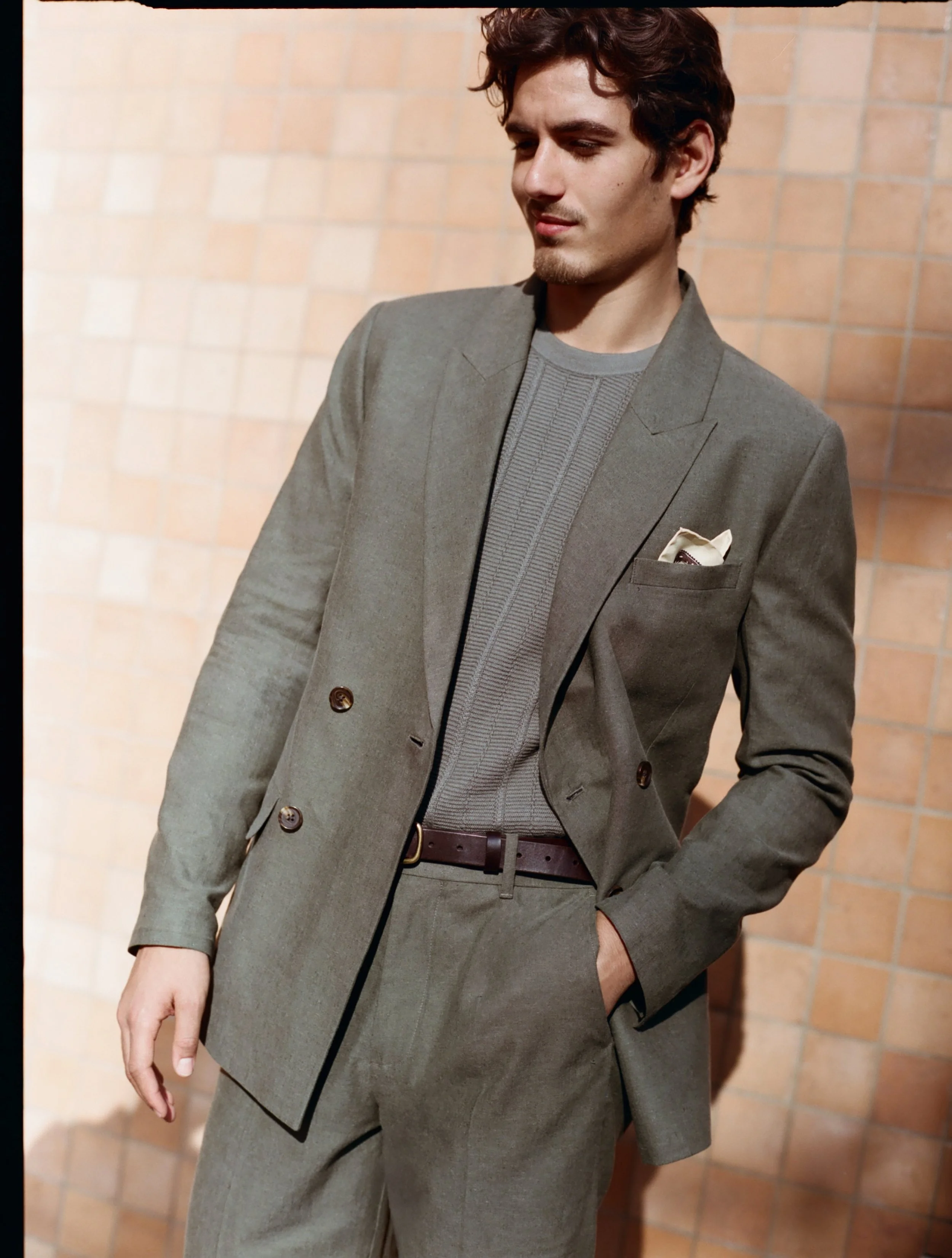 ANF_SPRING_2_2025_CAMPAIGN_THE_ANF_COLLINS_SUIT_MENS_D3_LOOK3_FILM_252700420005_20241205.jpeg