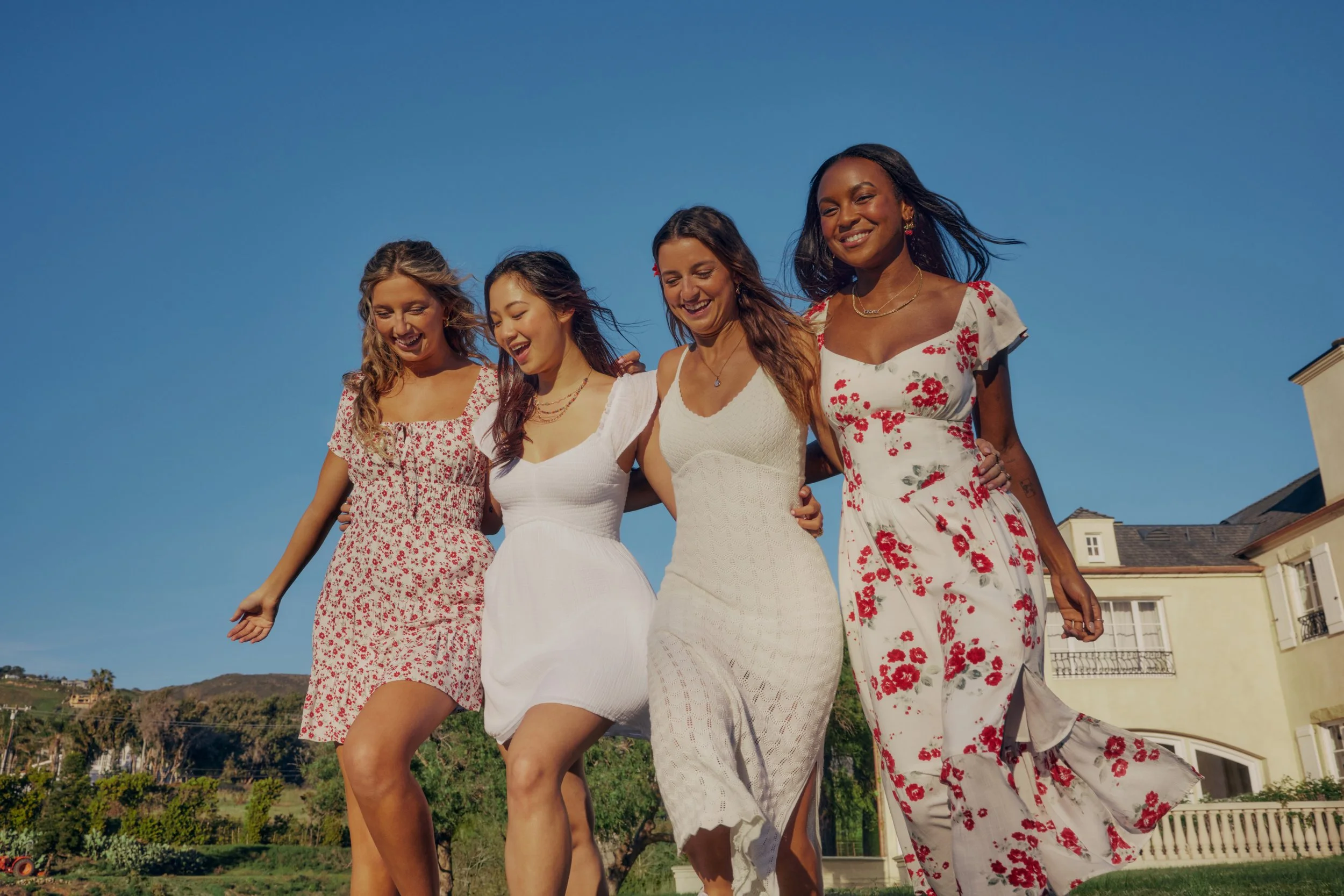 HOLLISTER_2024_SUMMER_1_CAMPAIGN_DRESSES_WOMENS_D1_GROUP1_6464 (2).jpeg