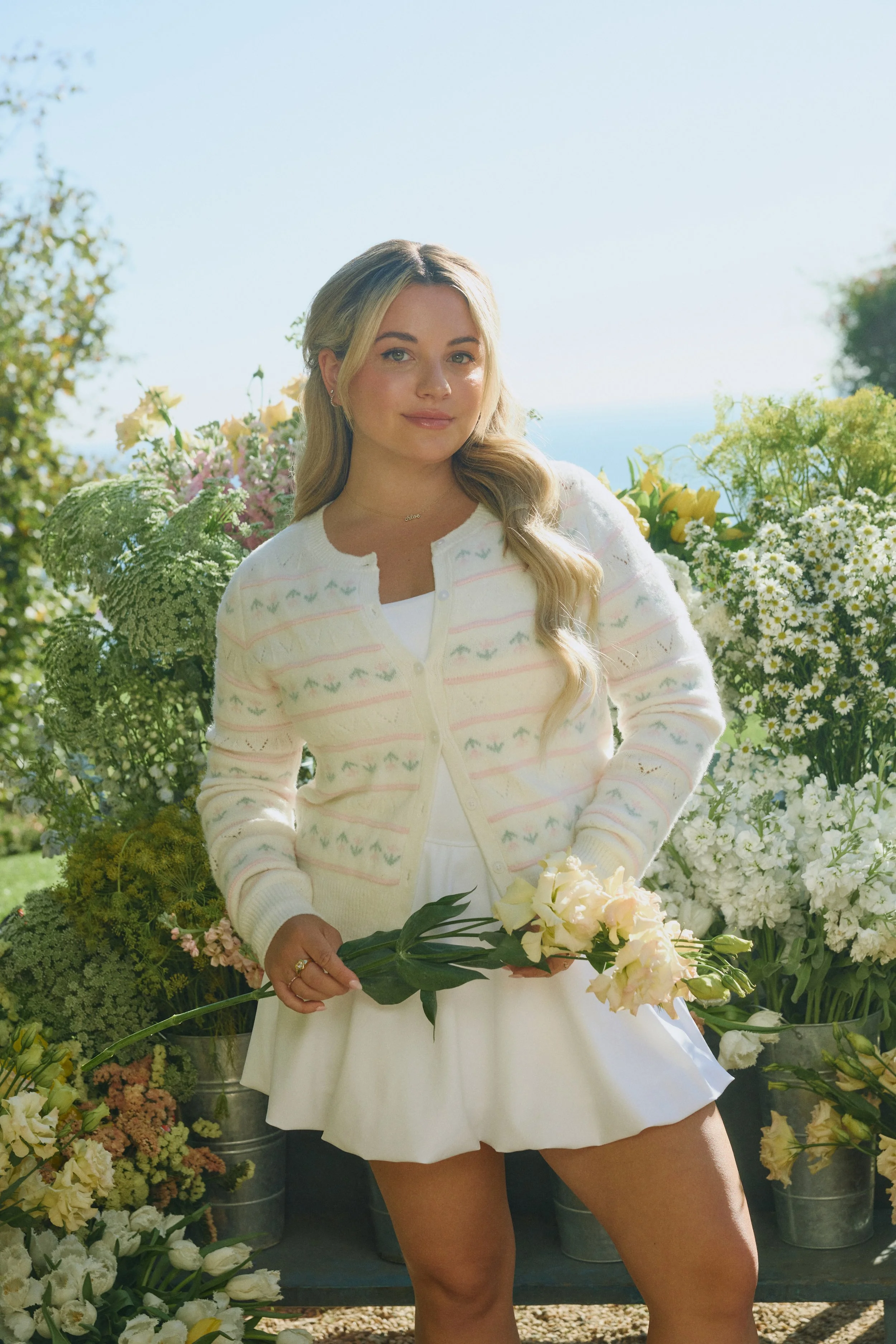 HOLLISTER_2024_SPR1_EDITORIAL_SOFT_SWEET_AND_SPORTY_WOMENS_D2_LOOK3_4308 (1).jpeg