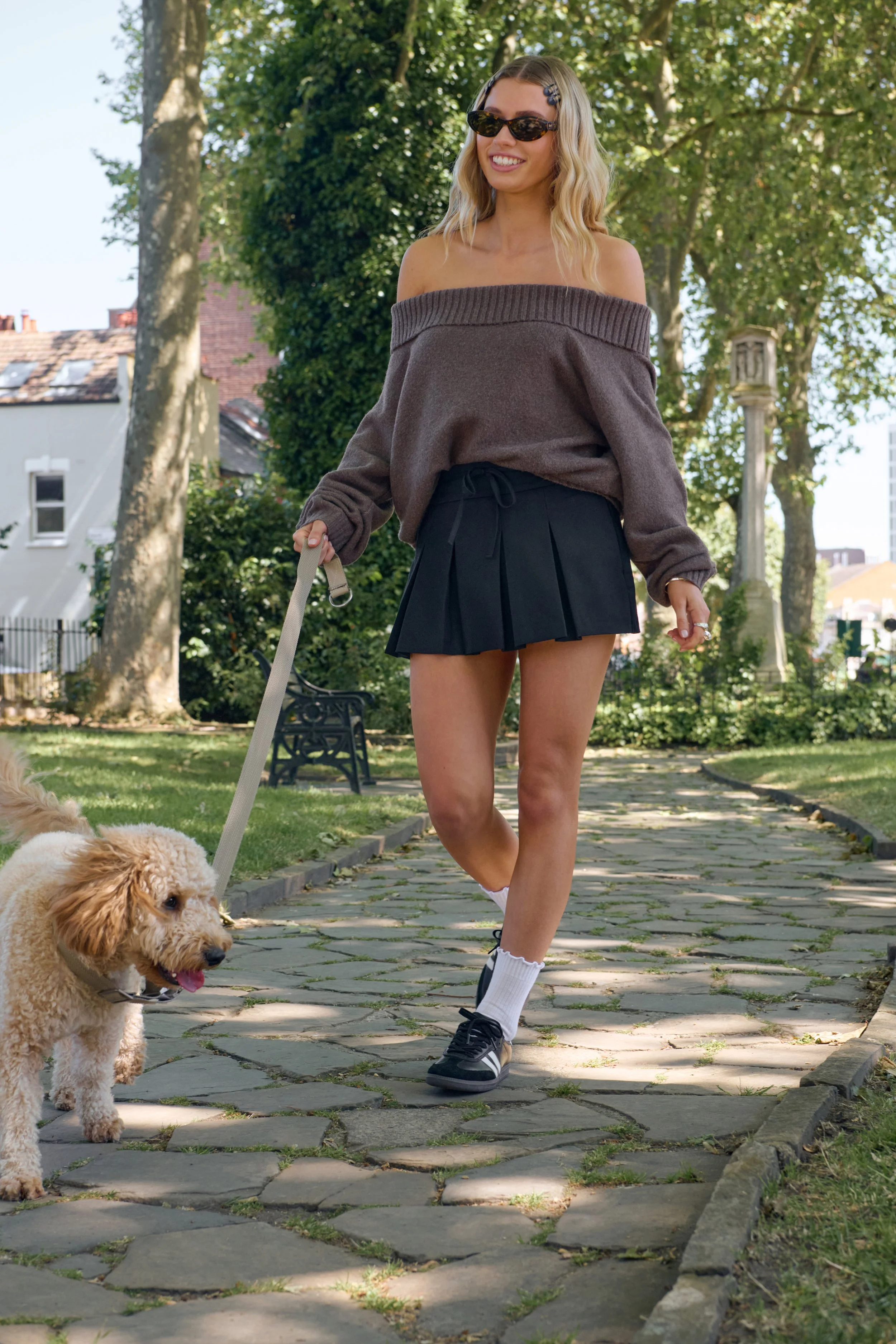 HOLLISTER_FALL_2024_2_EMEA_SWEATERS_WOMENS_D2_LOOK2_156.jpeg