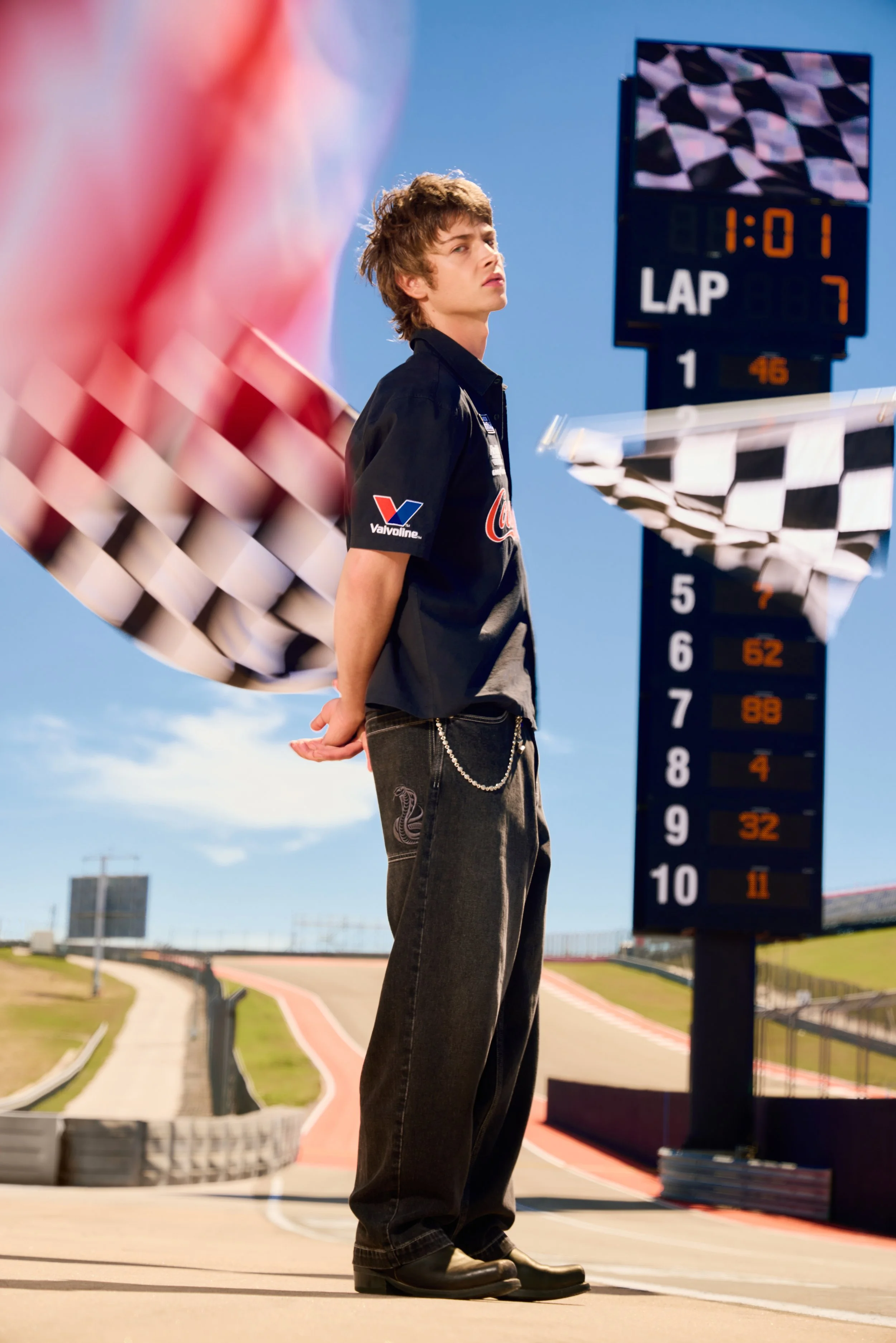 HOLLISTER_2025_SUM2_EDITORIAL_GRAPHICS_SHOP_REFRESH_MENS_D1_LOOK1_2049.jpg