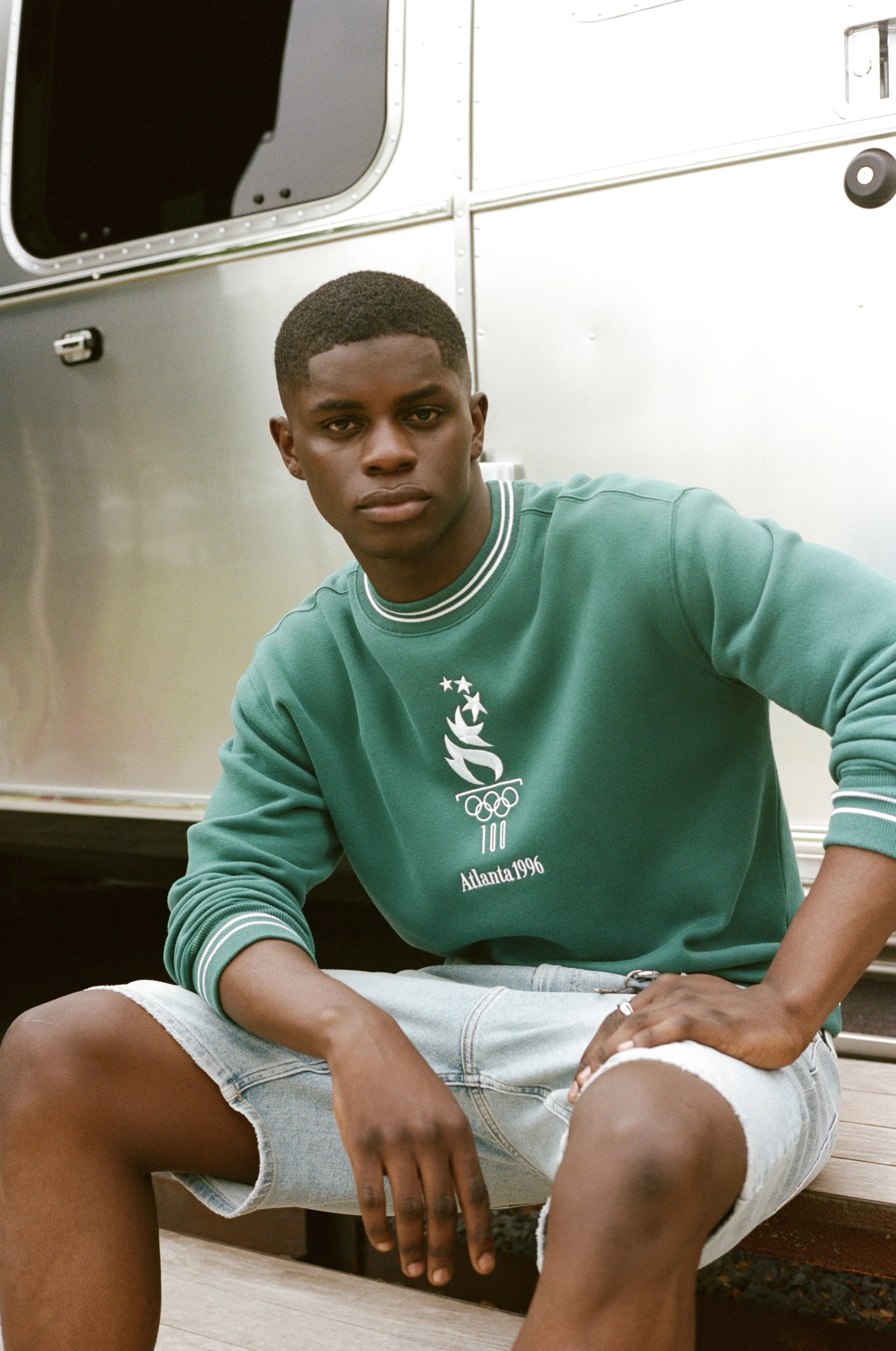 HOLLISTER_2024_FALL_1_CAMPAIGN_HOT_WEAR_NOW_NEWNESS_MENS_D12_LOOK3_FILM_0021.jpeg