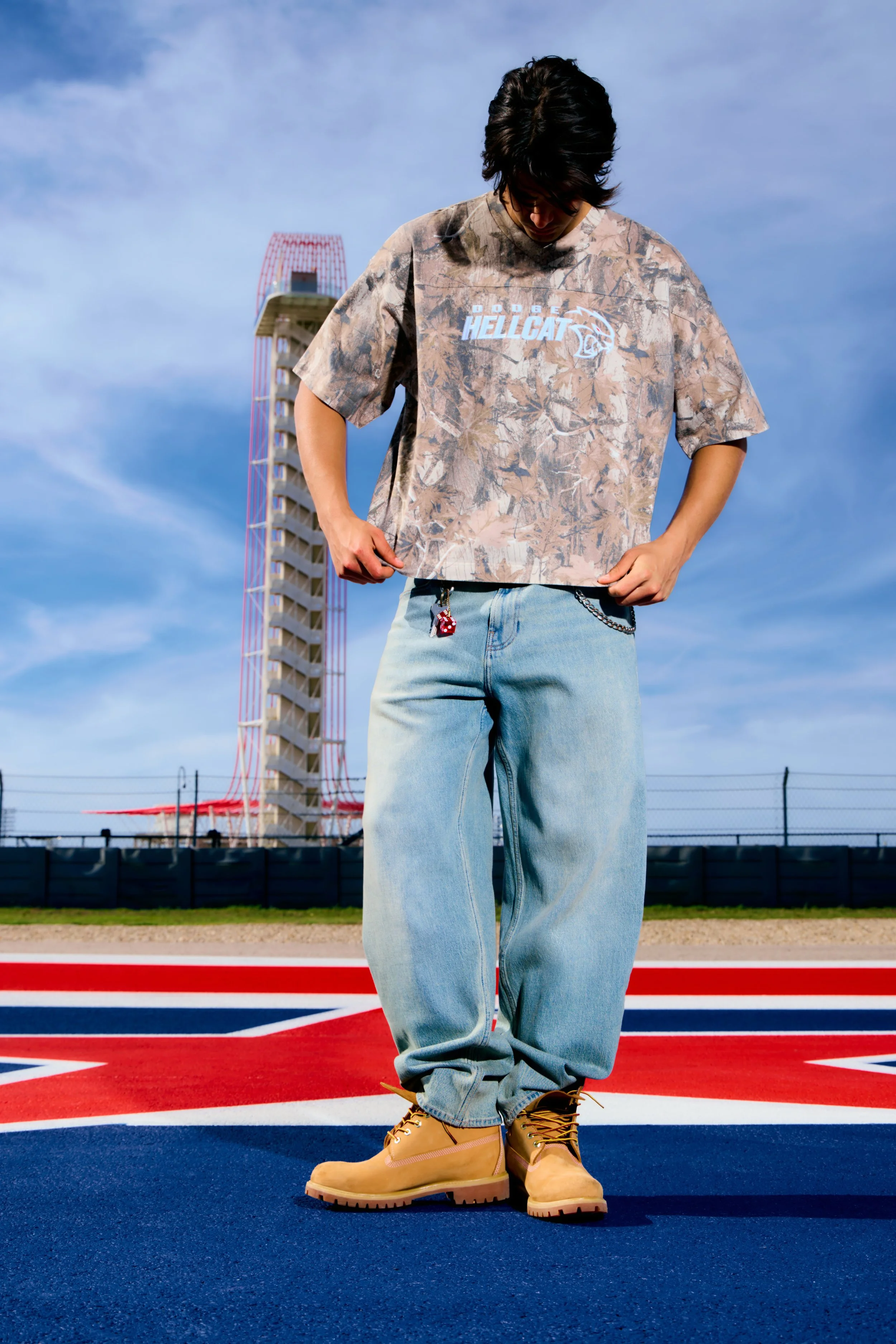 HOLLISTER_2025_SUM2_EDITORIAL_GRAPHICS_SHOP_REFRESH_MENS_D1_LOOK7_4040.jpeg