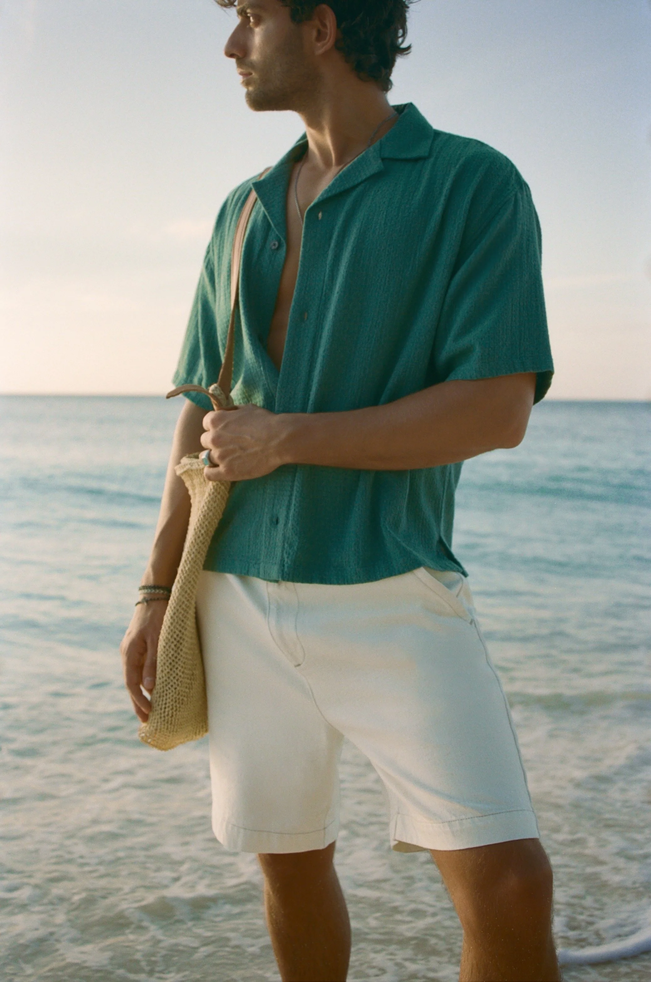 ANF_SUMMER1_2024_CAMPAIGN_MATCHING_SETS_MENS_D1_LOOK2_FILM_45421-10-014.jpeg