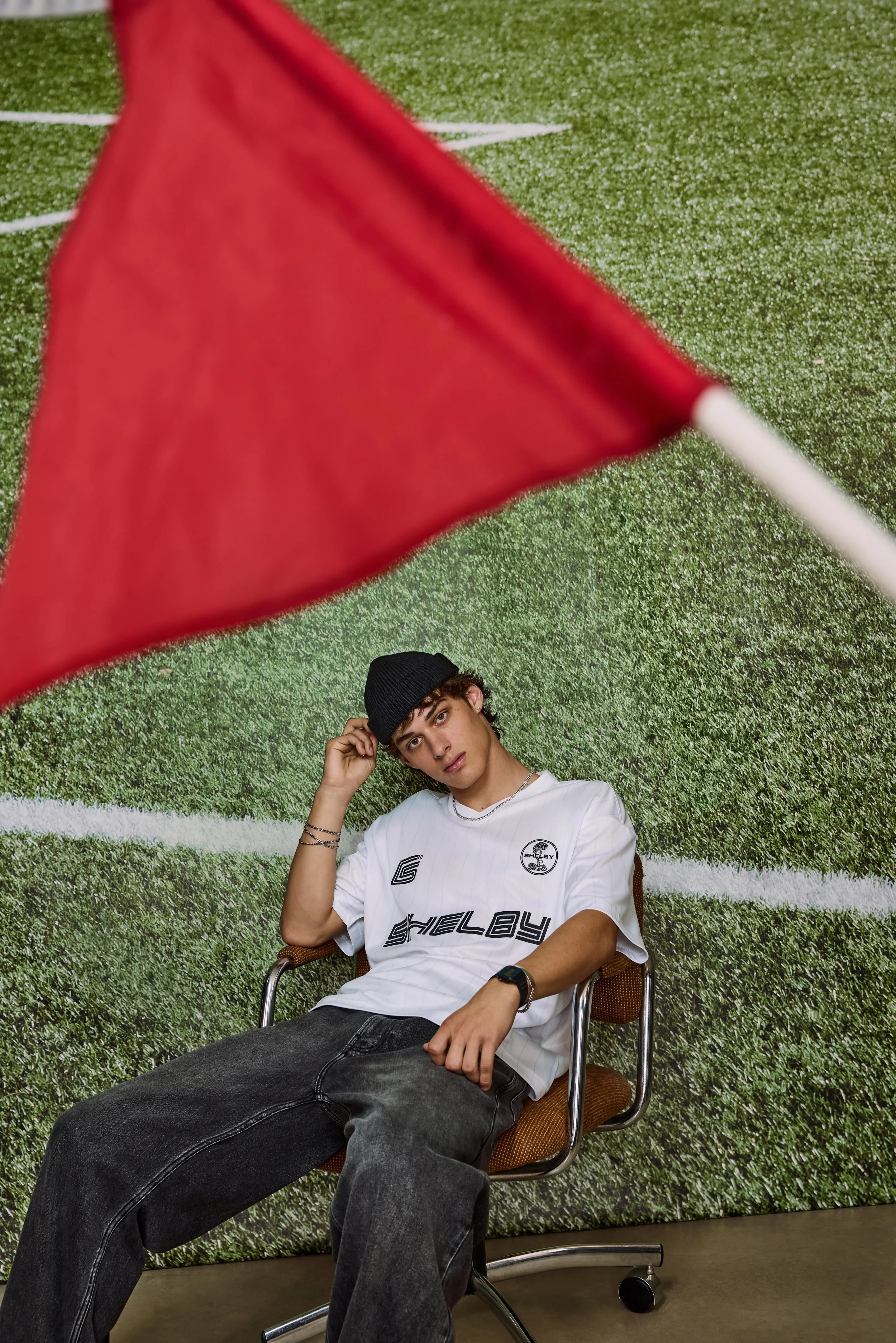 HOLLISTER_2025_SUM1_EDITORIAL_GRAPHICS_SHOP_REFRESH_MENS_D3_LOOK1-GRASS_0730.jpeg
