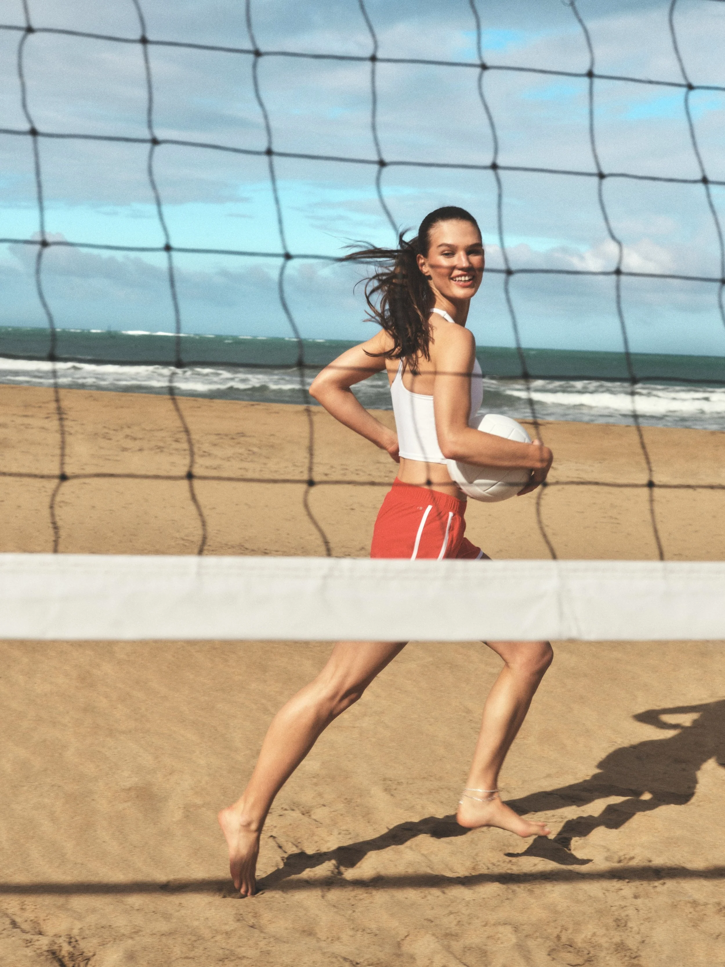 ANF_SUMMER_1_2025_CAMPAIGN_YOUR_PERSONAL_BEST_WOMENS_D5_LOOK4_0165-4096x4096.jpeg