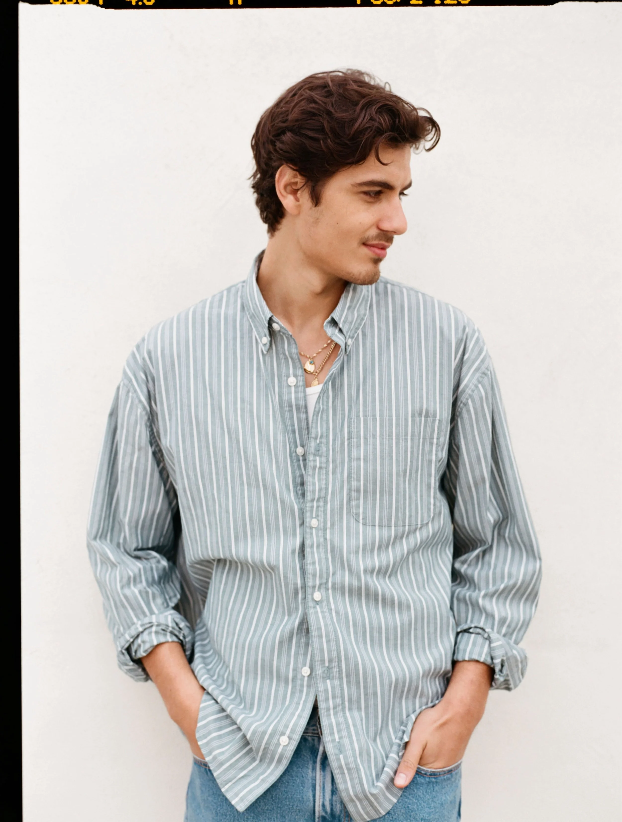 ANF_SPRING_2_2025_CAMPAIGN_COLLARS_AND_WOVEN_SHIRTS_MENS_D2_LOOK4_FILM_252700050001_20241205.jpeg