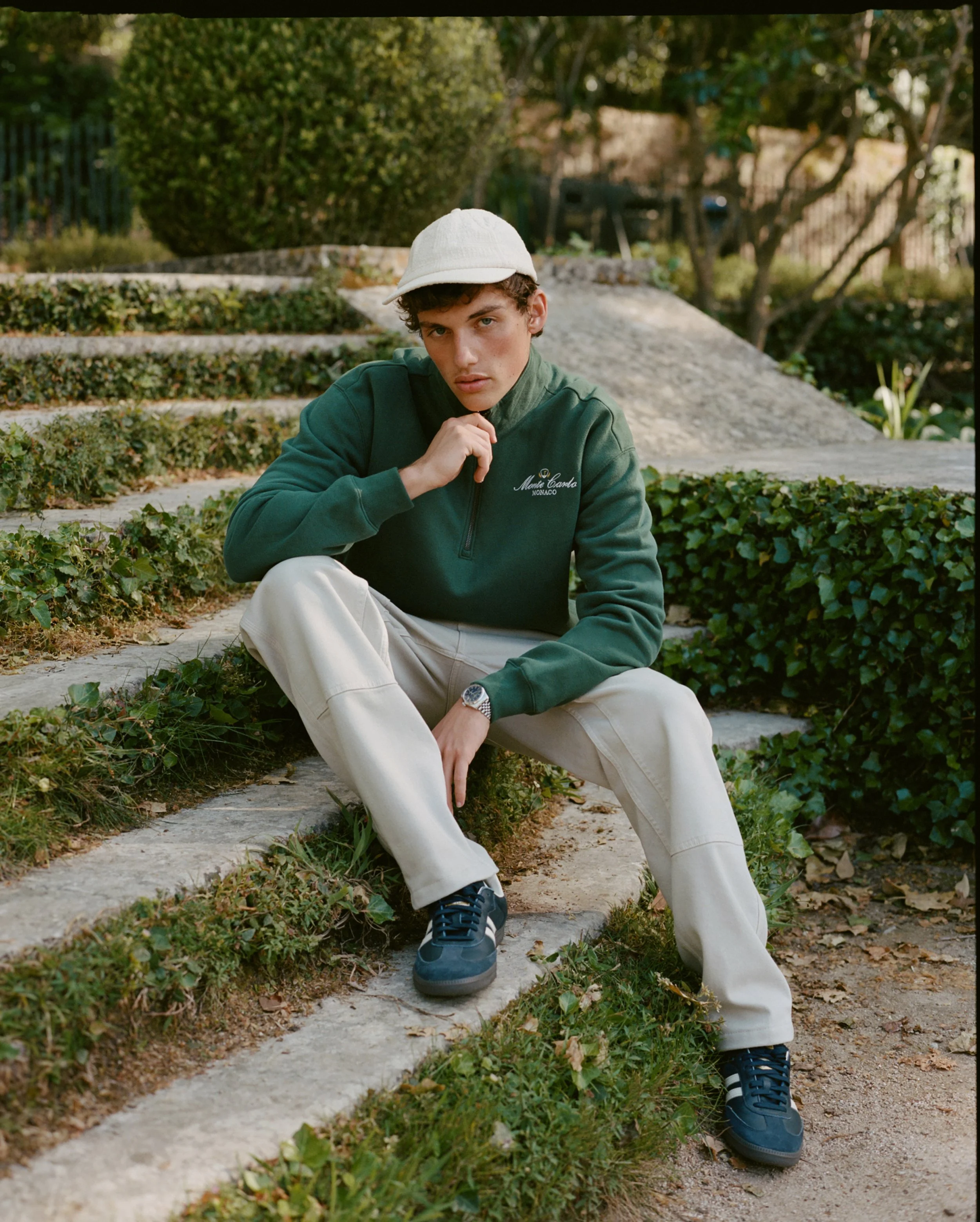 HOLLISTER_2024_FALL_1_CAMPAIGN_EMEA_CURRENT_ROTATION_MENS_D16_LOOK1_FILM_65307_TCO_Hollister1EU_031_08_EXT.jpeg