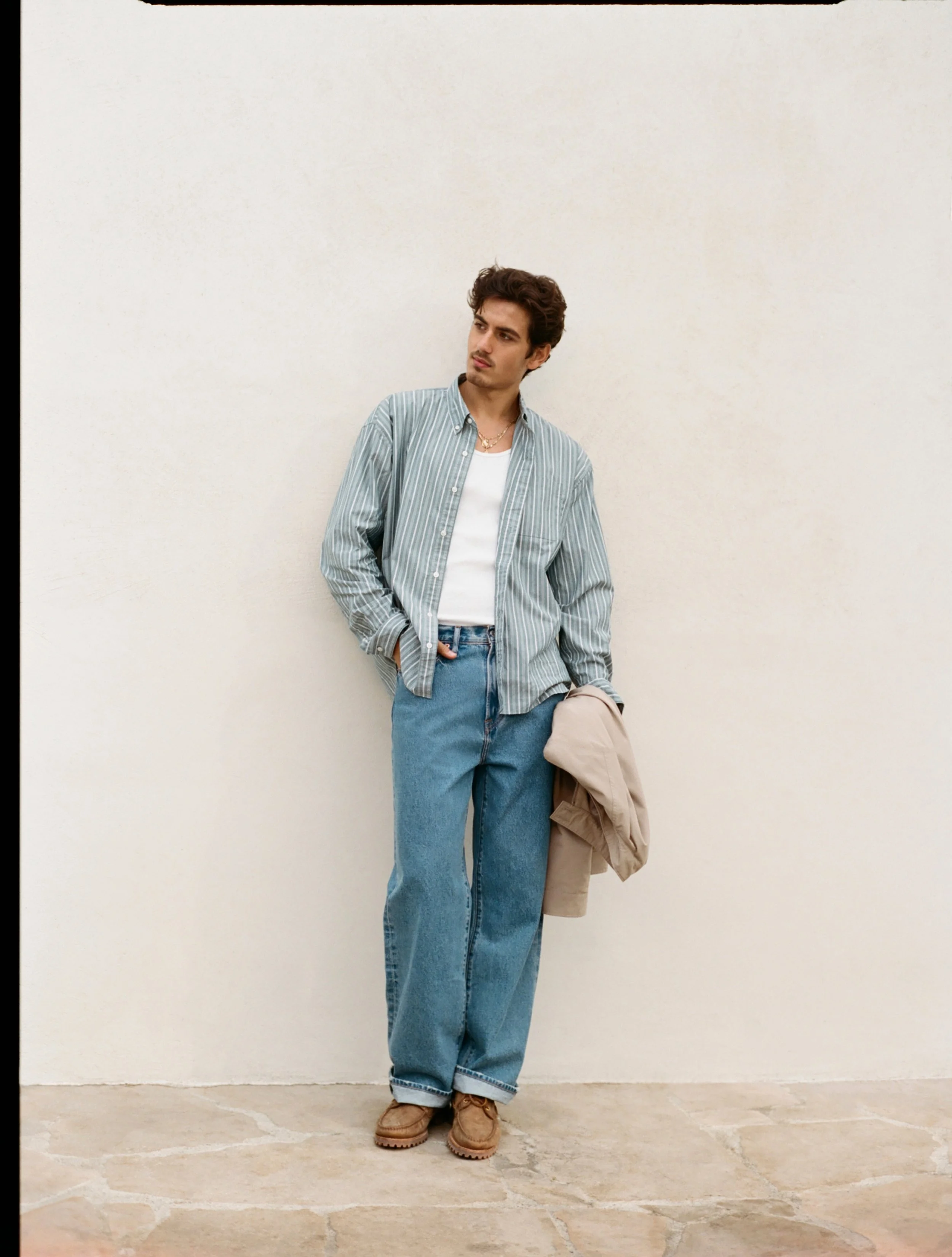 ANF_SPRING_2_2025_CAMPAIGN_COLLARS_AND_WOVEN_SHIRTS_MENS_D2_LOOK4_FILM_252700060012_20241205.jpeg
