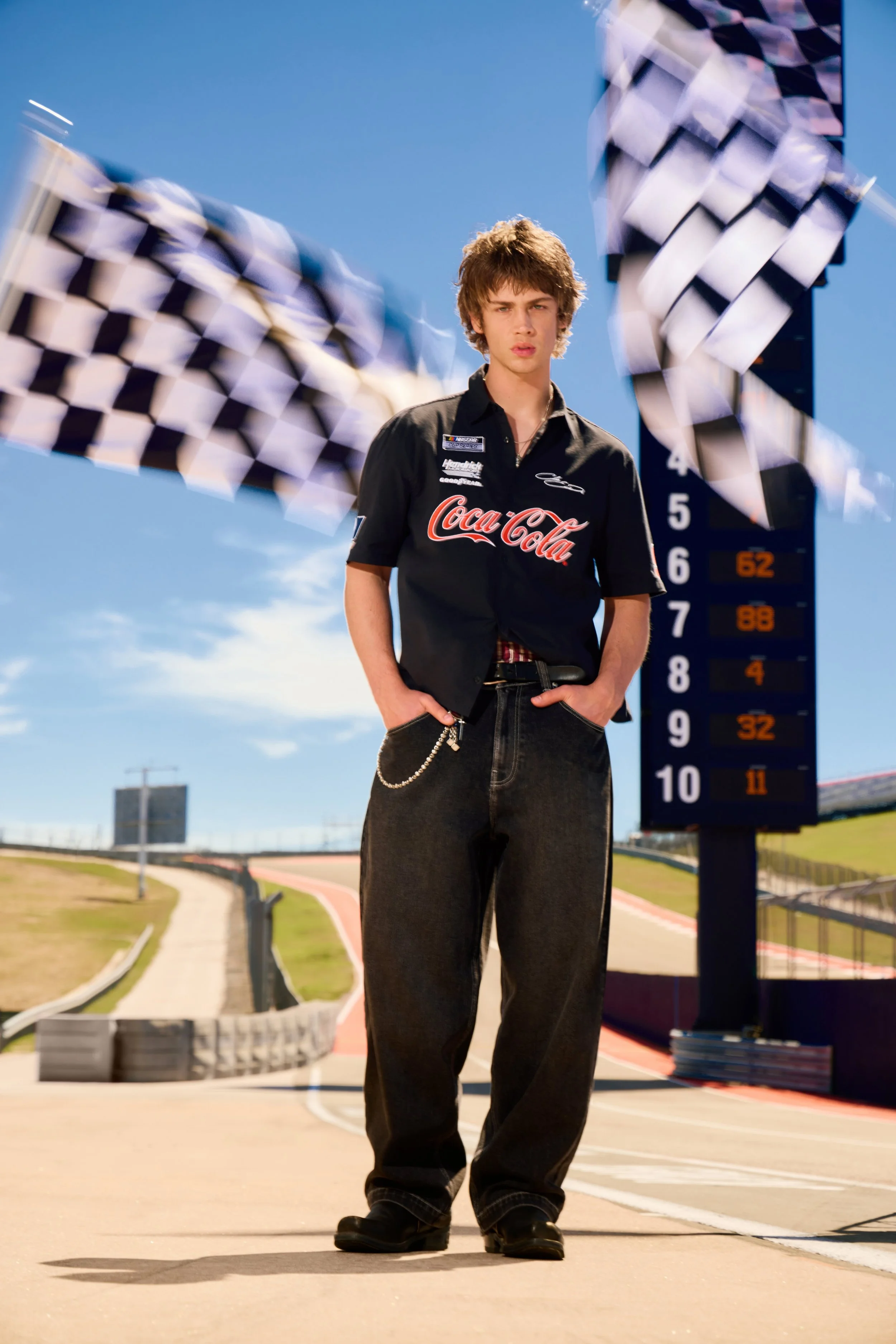 HOLLISTER_2025_SUM2_EDITORIAL_GRAPHICS_SHOP_REFRESH_MENS_D1_LOOK1_1922.jpeg