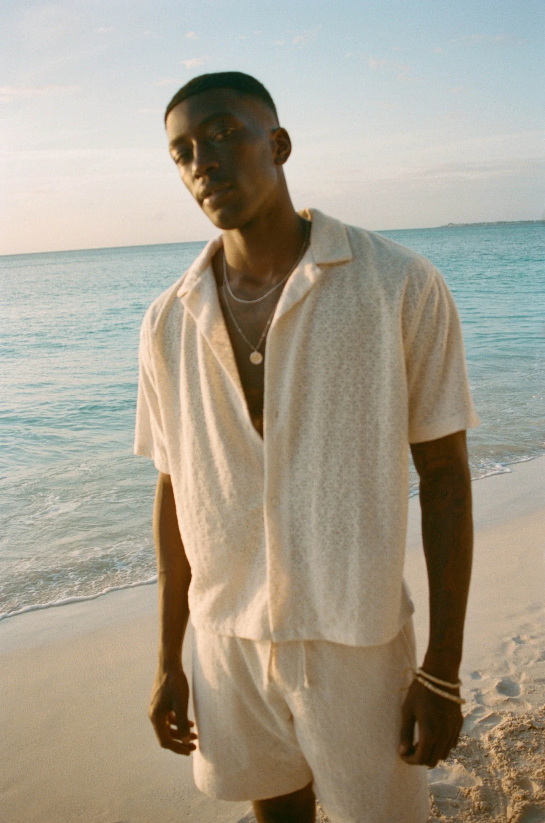 ANF_SUMMER1_2024_CAMPAIGN_MATCHING_SETS_MENS_D1_LOOK6_FILM_45421-1-008.jpeg