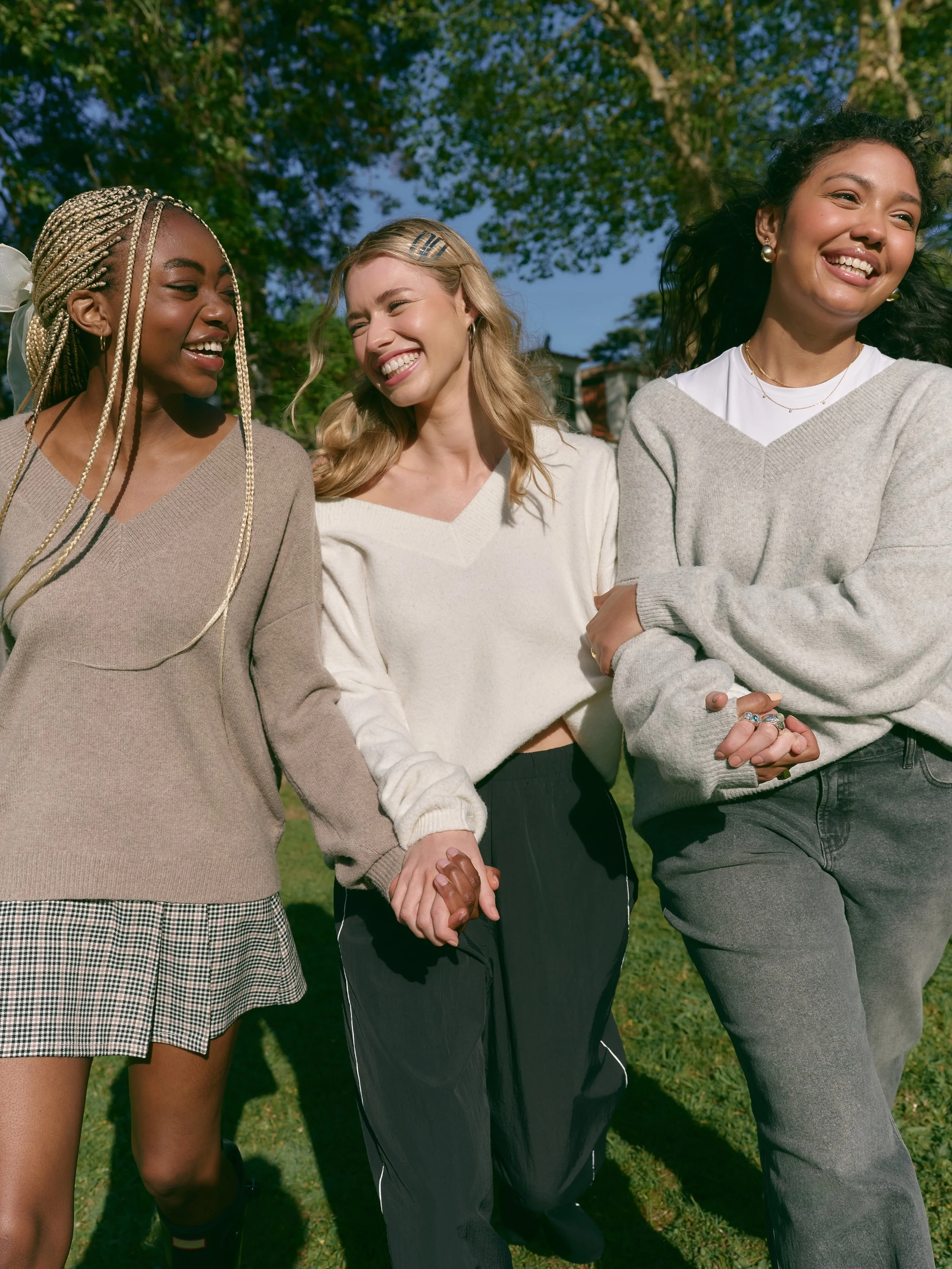 HOLLISTER_FALL_2024_FALL_1_CAMPAIGN_GLOBAL_CURRENT_ROTATION_WOMENS_D5_GROUP1_2982.jpeg