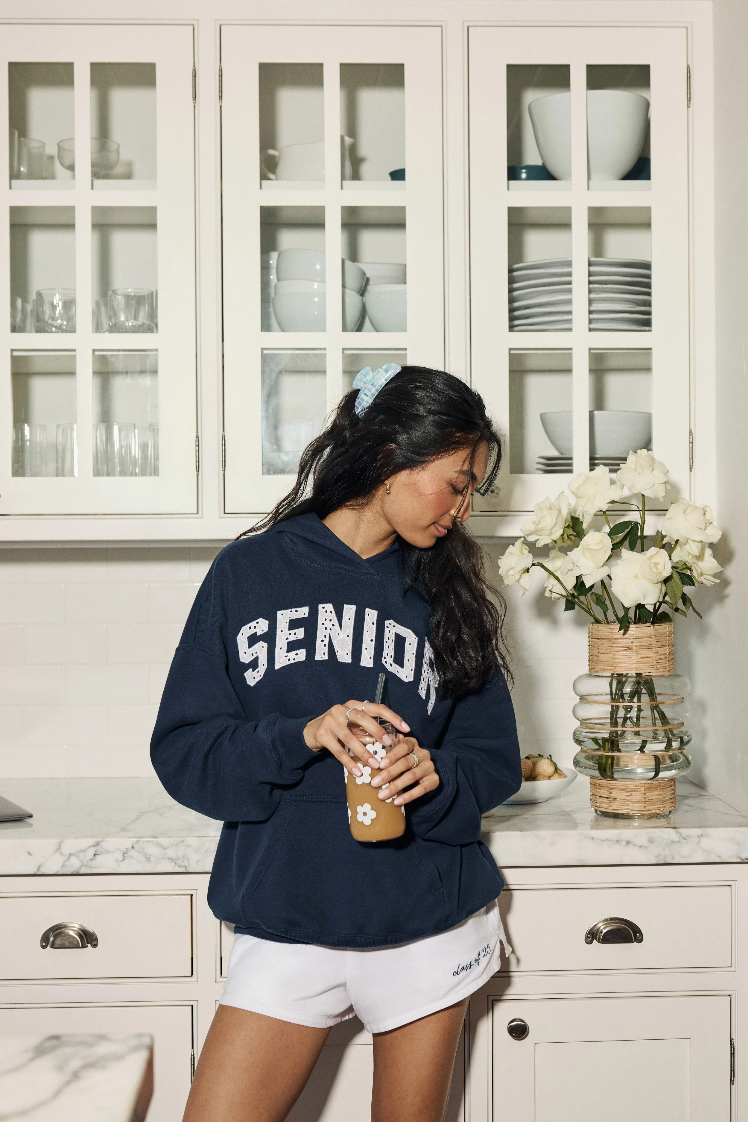 HOLLISTER_2024_SUM1_EDITORIAL_GRAD_SEASON_WOMENS_D2_LOOK2_4890.jpeg