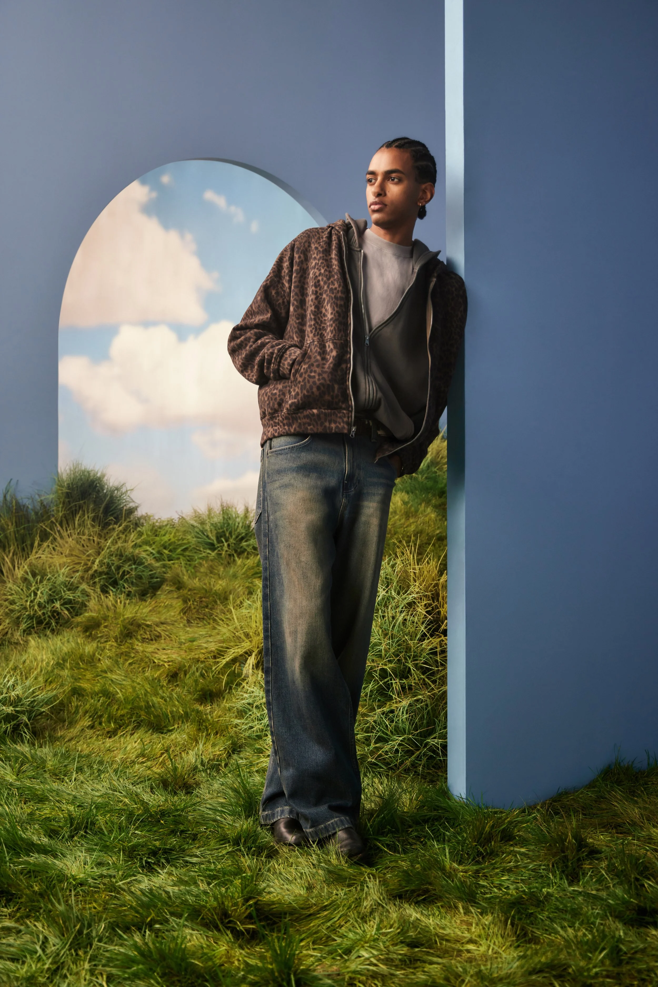 HOLLISTER_2025_FALL1_EDITORIAL_FEEL_GOOD_FLEECE_MENS_D4_LOOK7_2068.jpeg