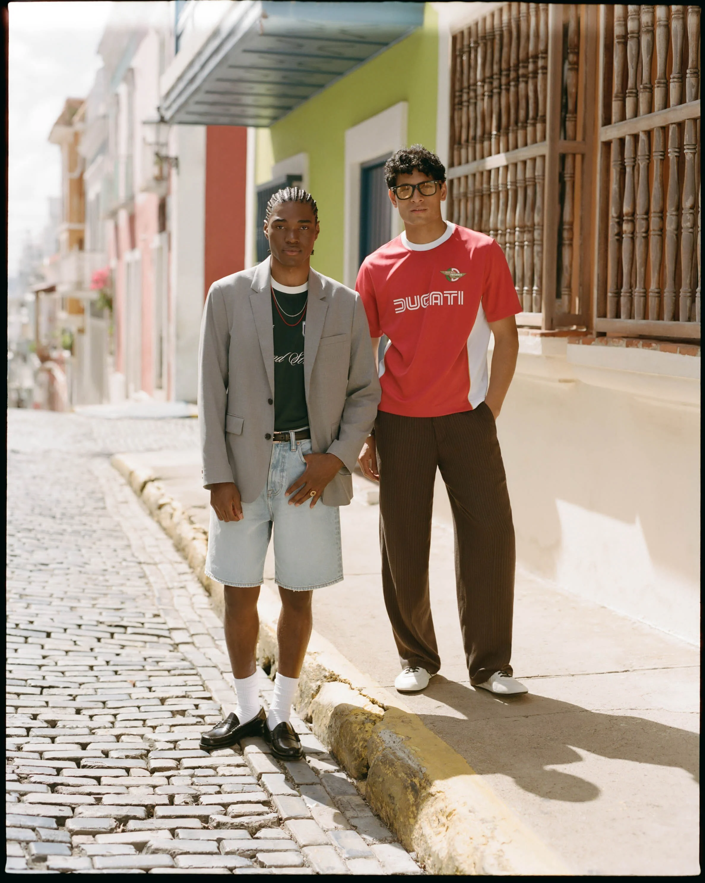 ANF_SUMMER_1_2025_CAMPAIGN_JERSEYS_MENS_D3_LOOK2_4_GROUP_FILM_2288.jpeg