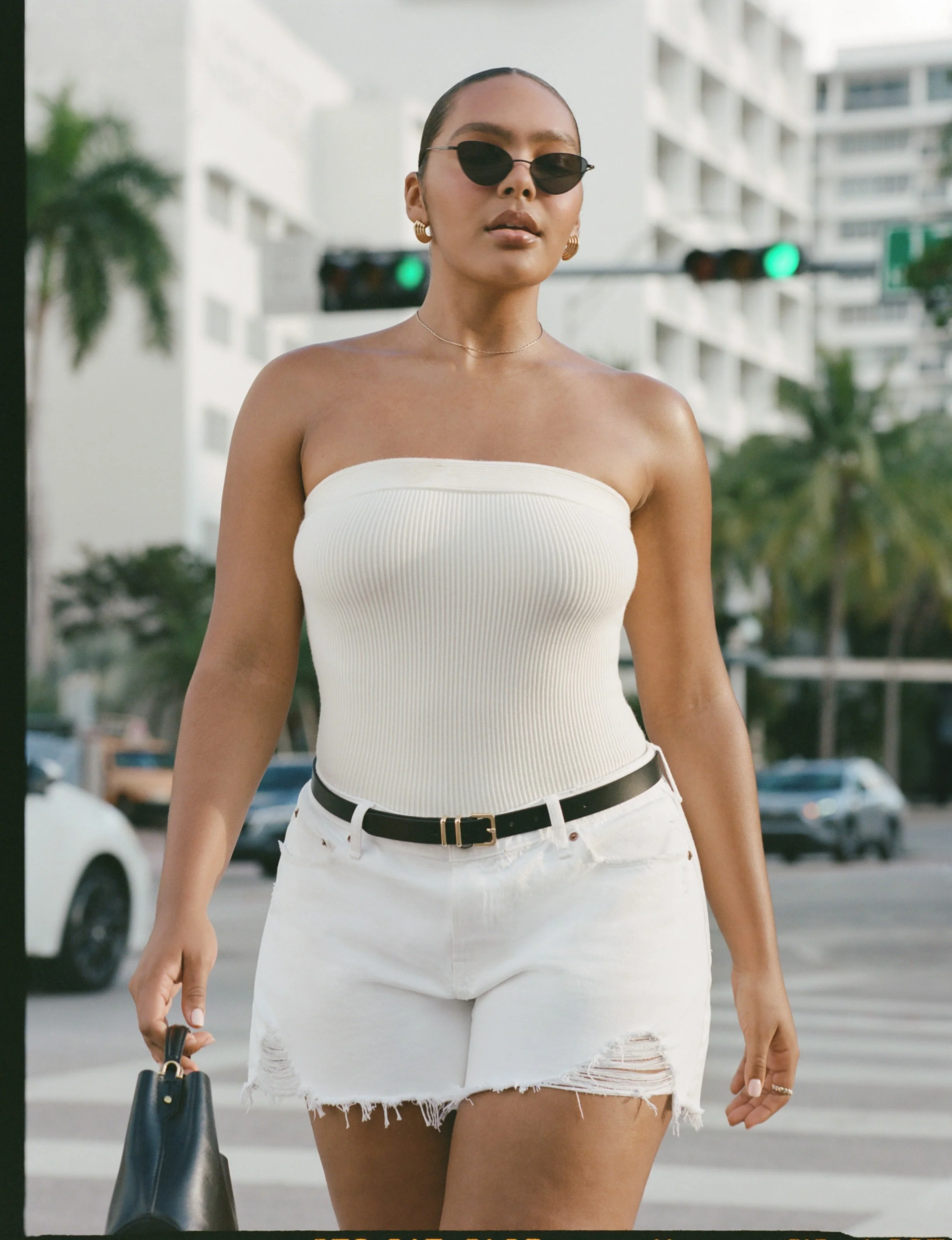 ANF_SUMMER_2_2024_CAMPAIGN_SHORTS_WOMENS_D1_LOOK4_082_05.jpeg
