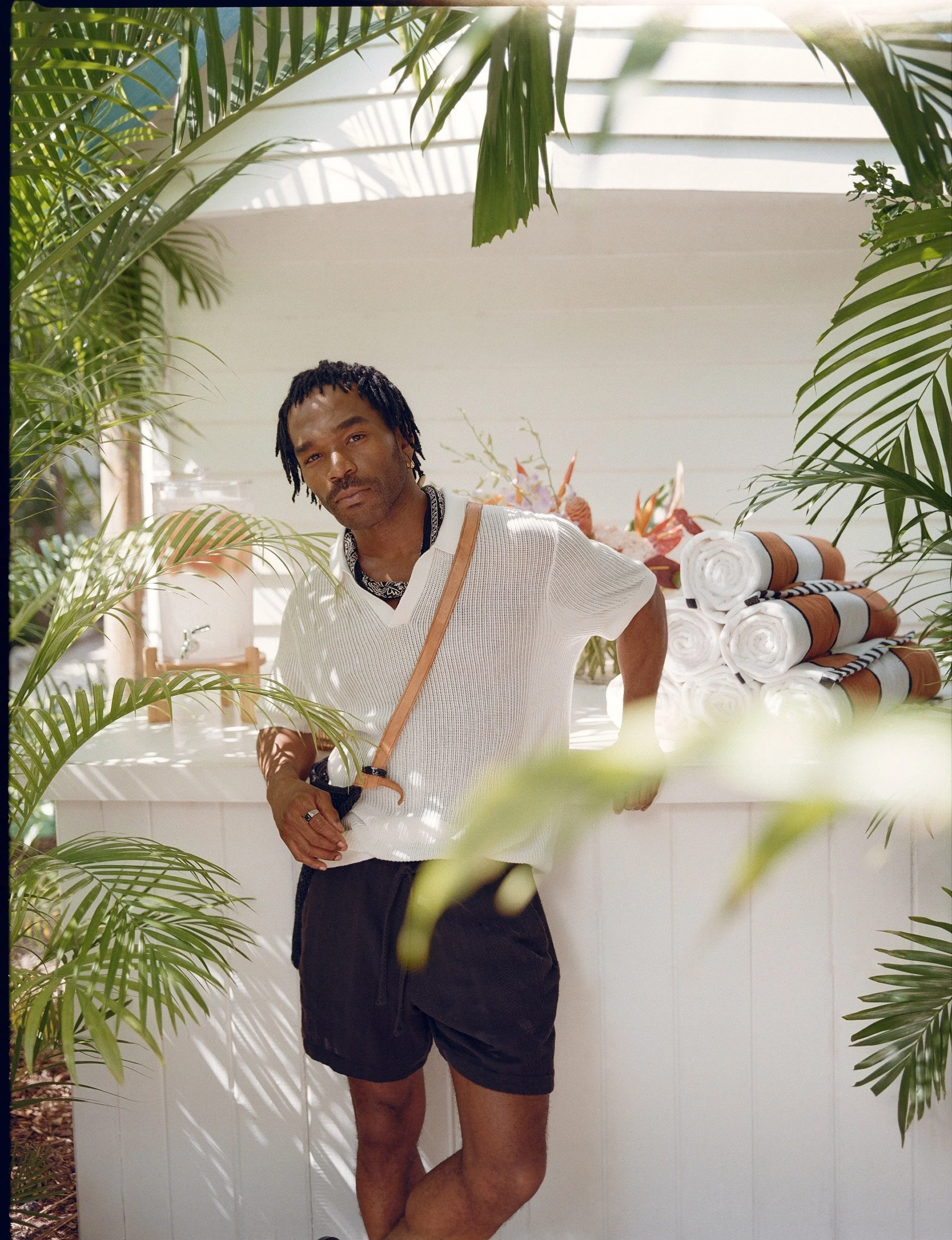 ANF_SUMMER_2_2024_CAMPAIGN_SUMMER_OUTFITTING_MENS_D2_LOOK5_20240313-240313000079240012.jpeg
