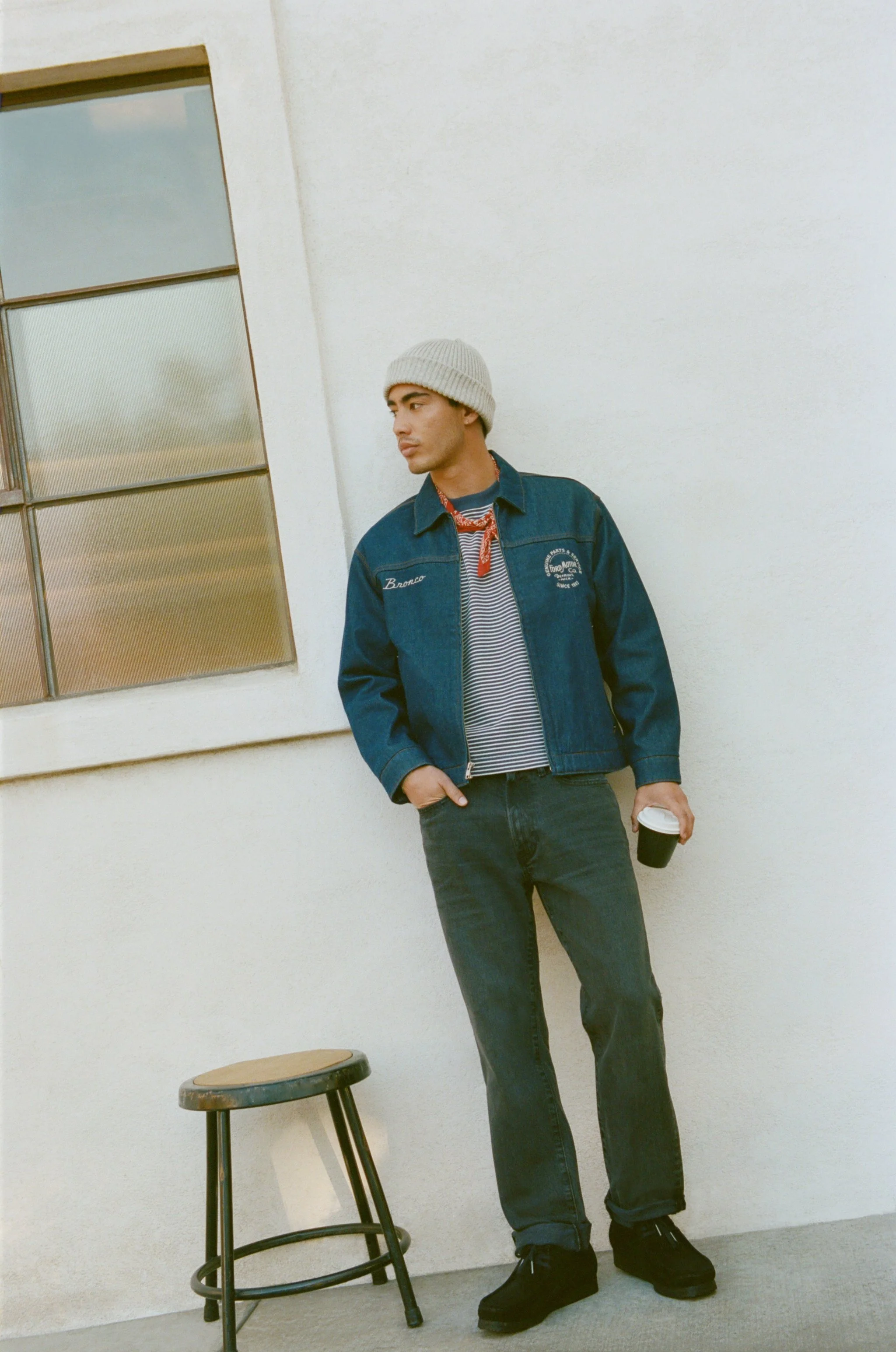 ANF_SPRING_1_2025_CAMPAIGN_DENIM_OUTFITTING_CAMPAIGN_MENS_D5_LOOK5_FILM_58011_39-0018.jpg