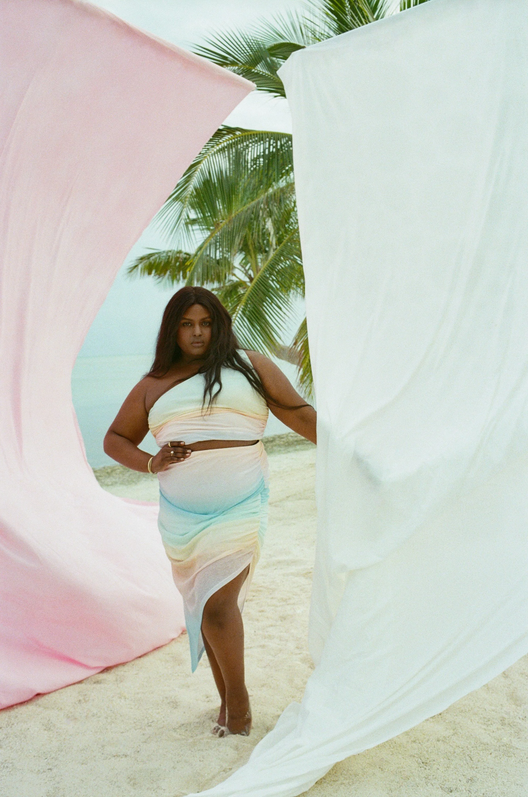 ANF_SUMMER_2_2024_CAMPAIGN_PRIDE_MENS_D3_LOOK9_20240313-240313000079490006.jpeg