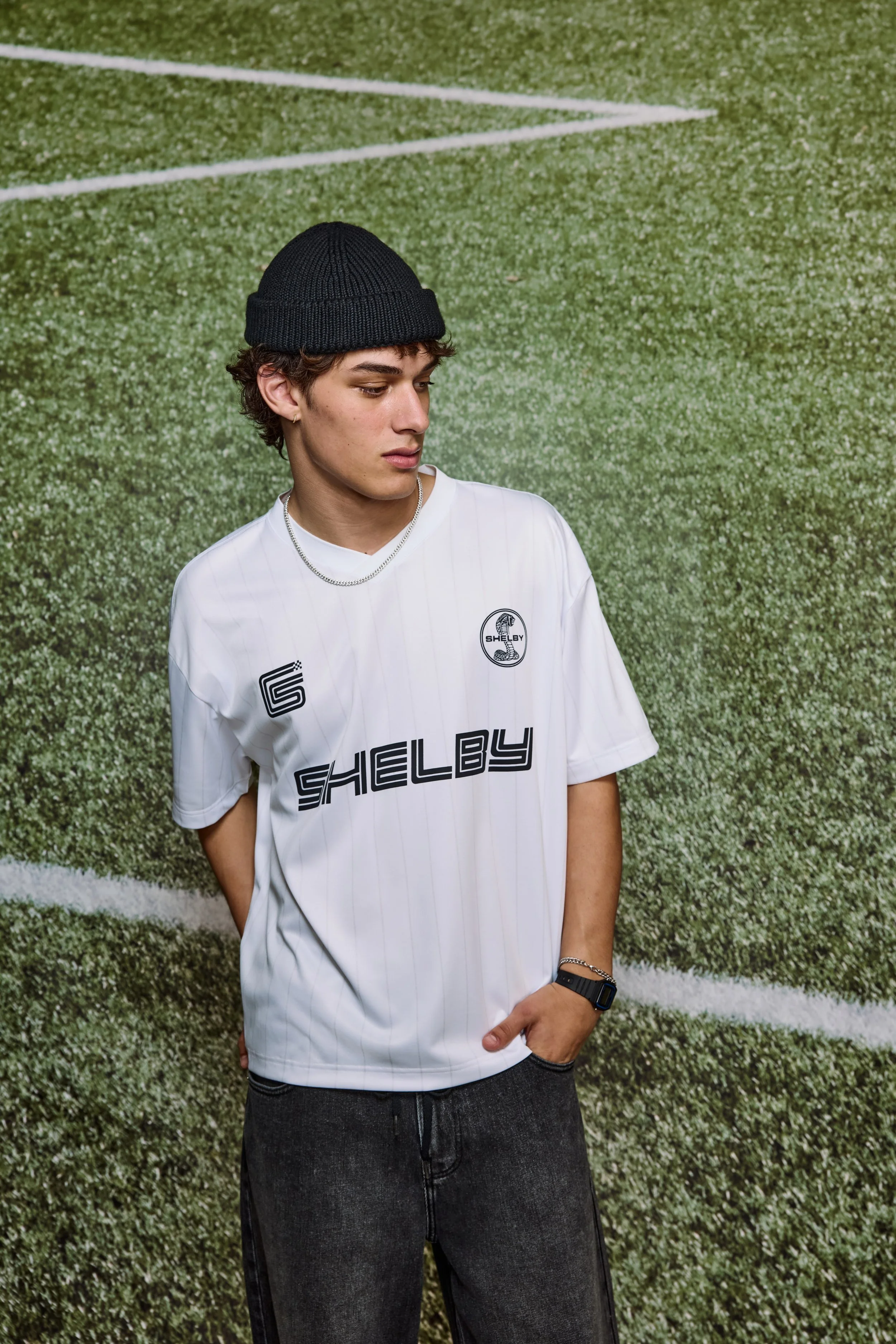 HOLLISTER_2025_SUM1_EDITORIAL_GRAPHICS_SHOP_REFRESH_MENS_D3_LOOK1-GRASS_0525.jpeg
