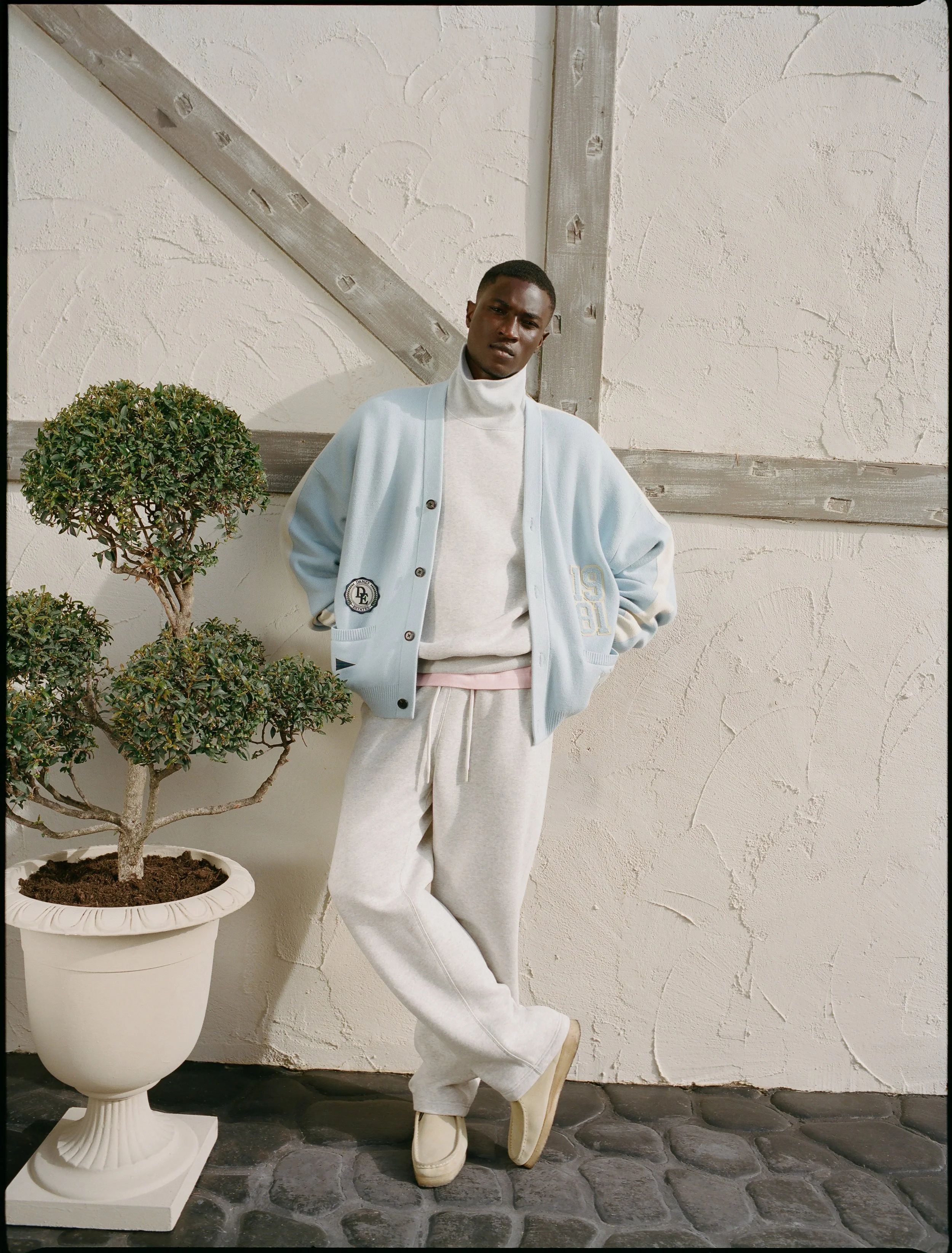 ANF_SPRING_2_2025_CAMPAIGN_ABERCROMBIE_X_DANZY_CO_GENDER_D4_LOOK2_FILM_25-21.jpeg