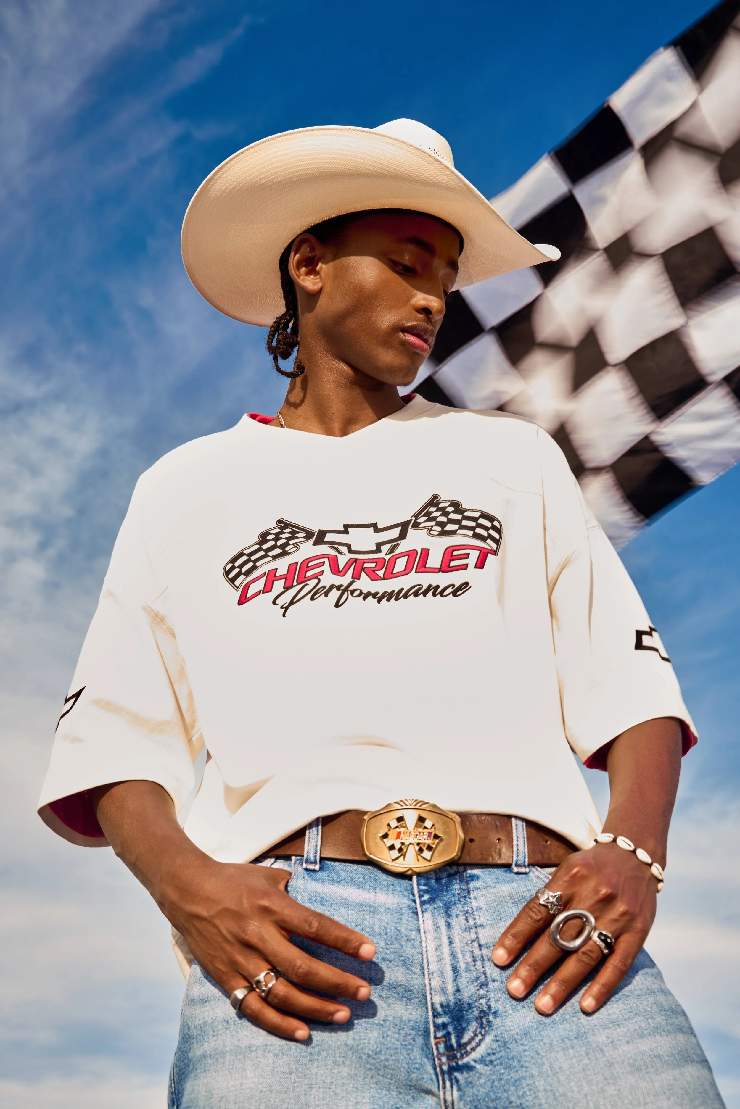 HOLLISTER_2025_SUM2_EDITORIAL_GRAPHICS_SHOP_REFRESH_MENS_D1_LOOK4_5720.jpeg
