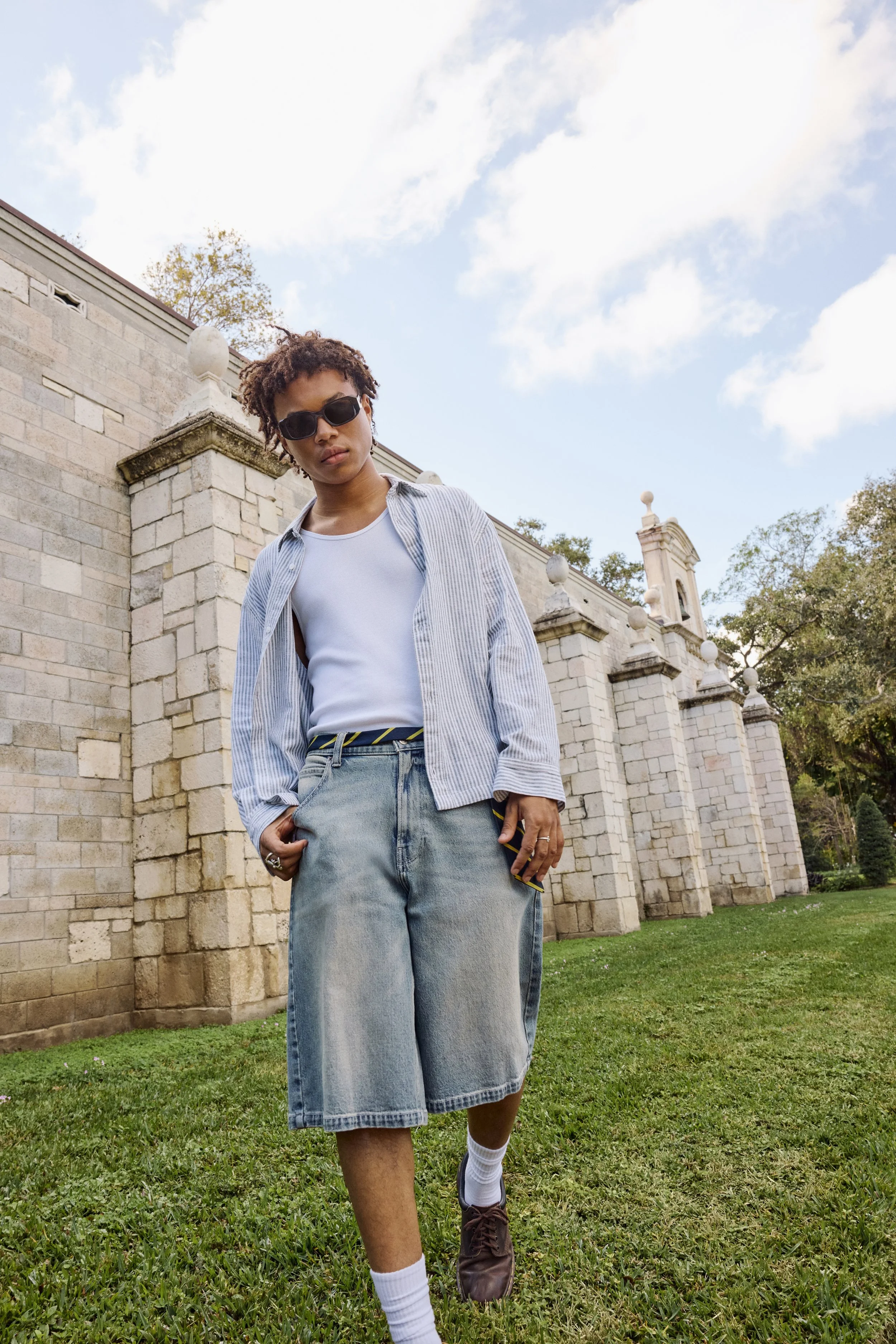 HOLLISTER_2024_SUM1_EDITORIAL_GRAD_SEASON_MENS_D1_LOOK1_1476.jpeg