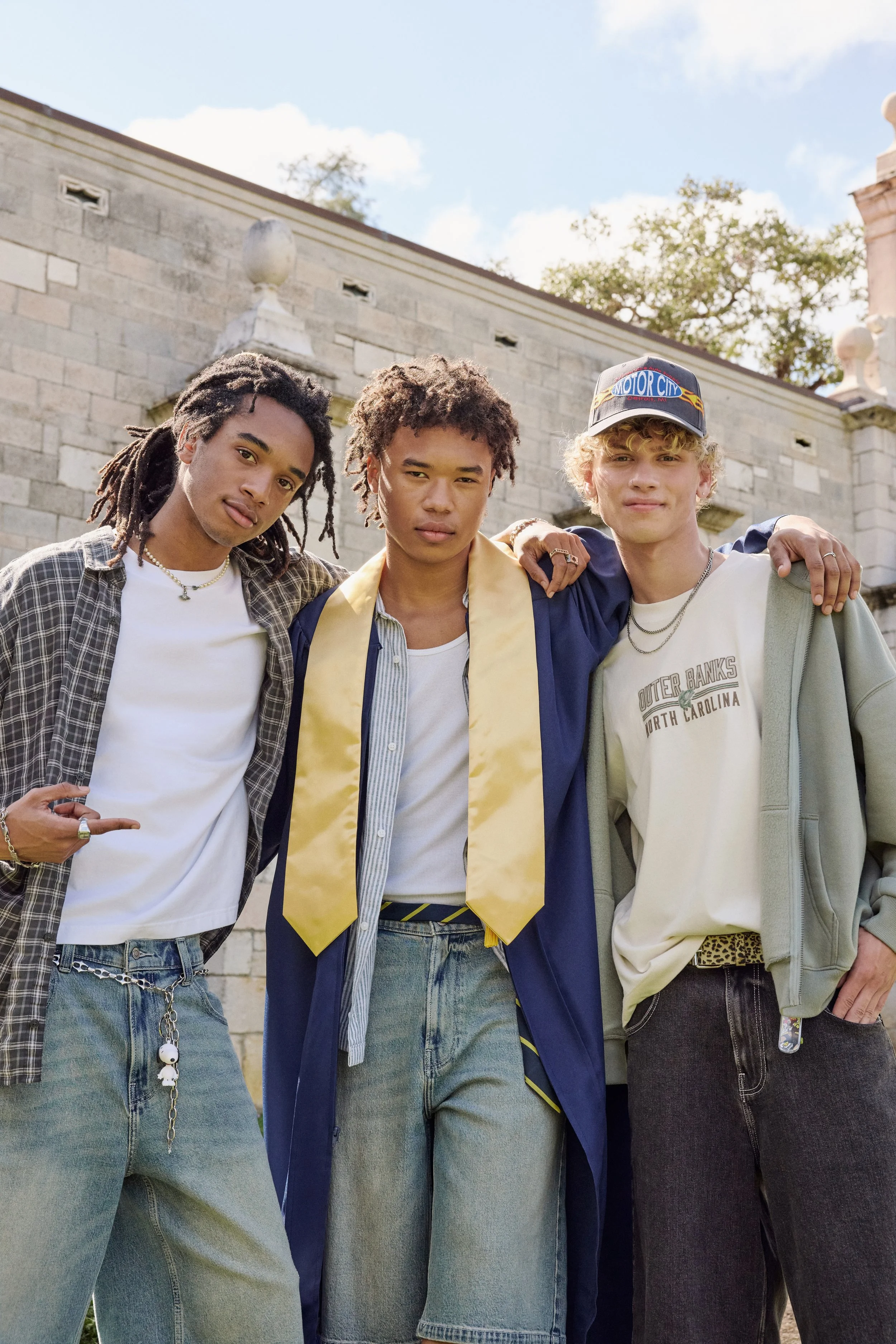 HOLLISTER_2024_SUM1_EDITORIAL_GRAD_SEASON_MENS_D1_LOOK1_0359.jpeg