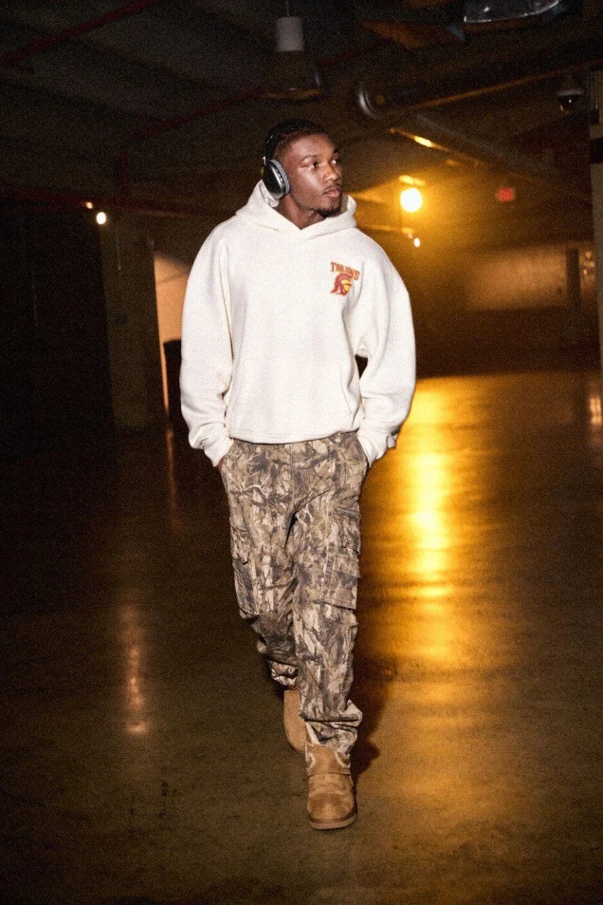 HOLLISTER_2024_FALL_2_GRAPHICS_NA_GAME_DAY_MENS_D2_LOOK5_0781-1280x1280.jpeg