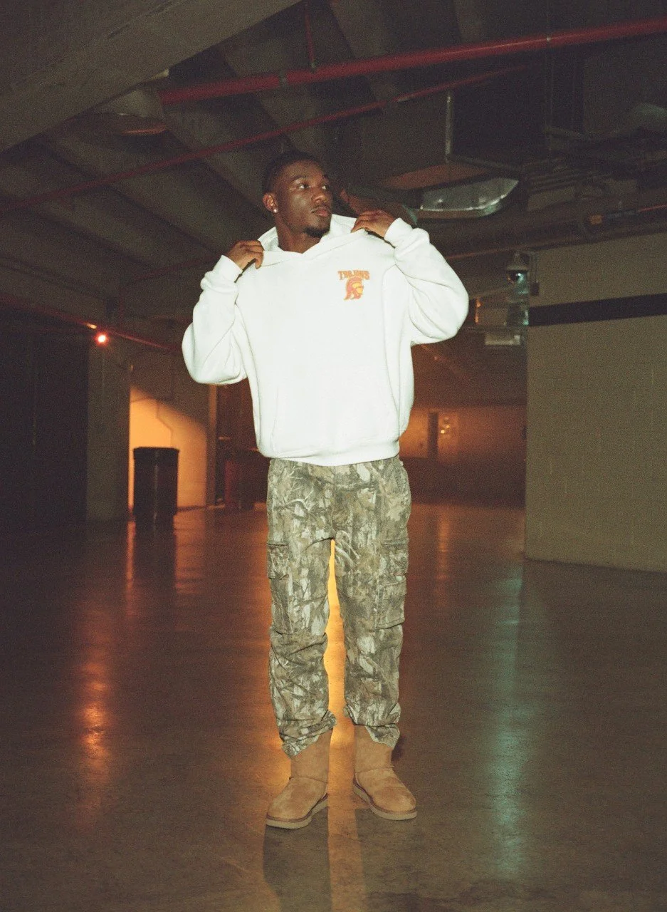 HOLLISTER_2024_FALL_2_GRAPHICS_NA_GAME_DAY_MENS_D2_LOOK5_FILM_16860010-1280x1280.jpeg