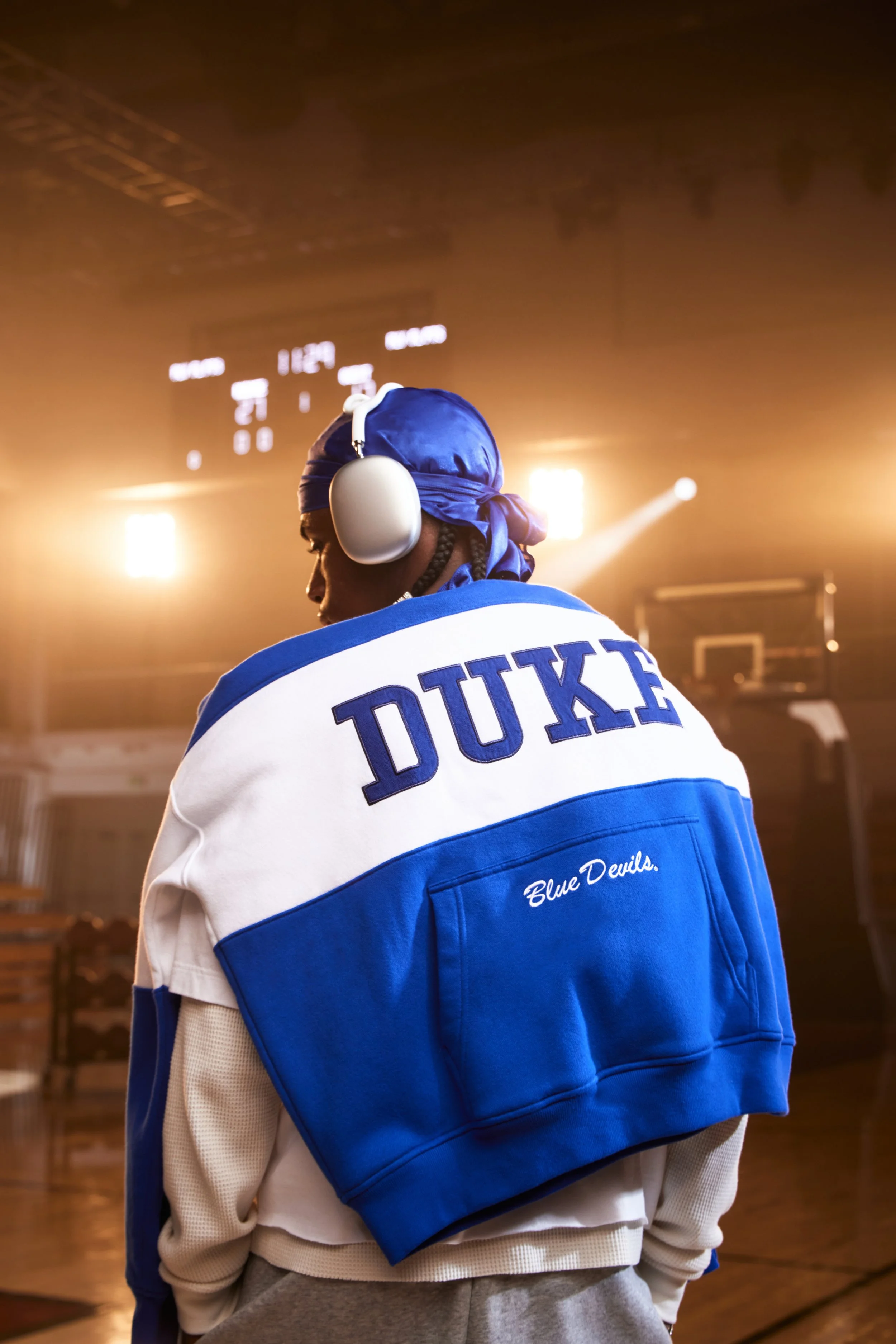 HOLLISTER_2025_SPR2_EDITORIAL_COLLEGIATE_MENS_D2_LOOK4_3816.jpeg
