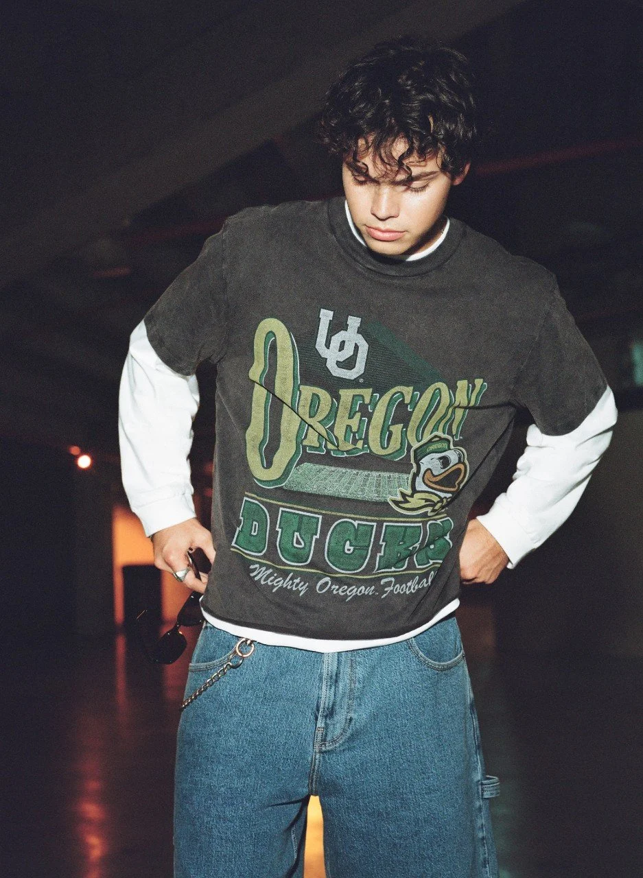 HOLLISTER_2024_FALL_2_GRAPHICS_NA_GAME_DAY_MENS_D2_LOOK3_FILM_16980011-1280x1280.jpeg