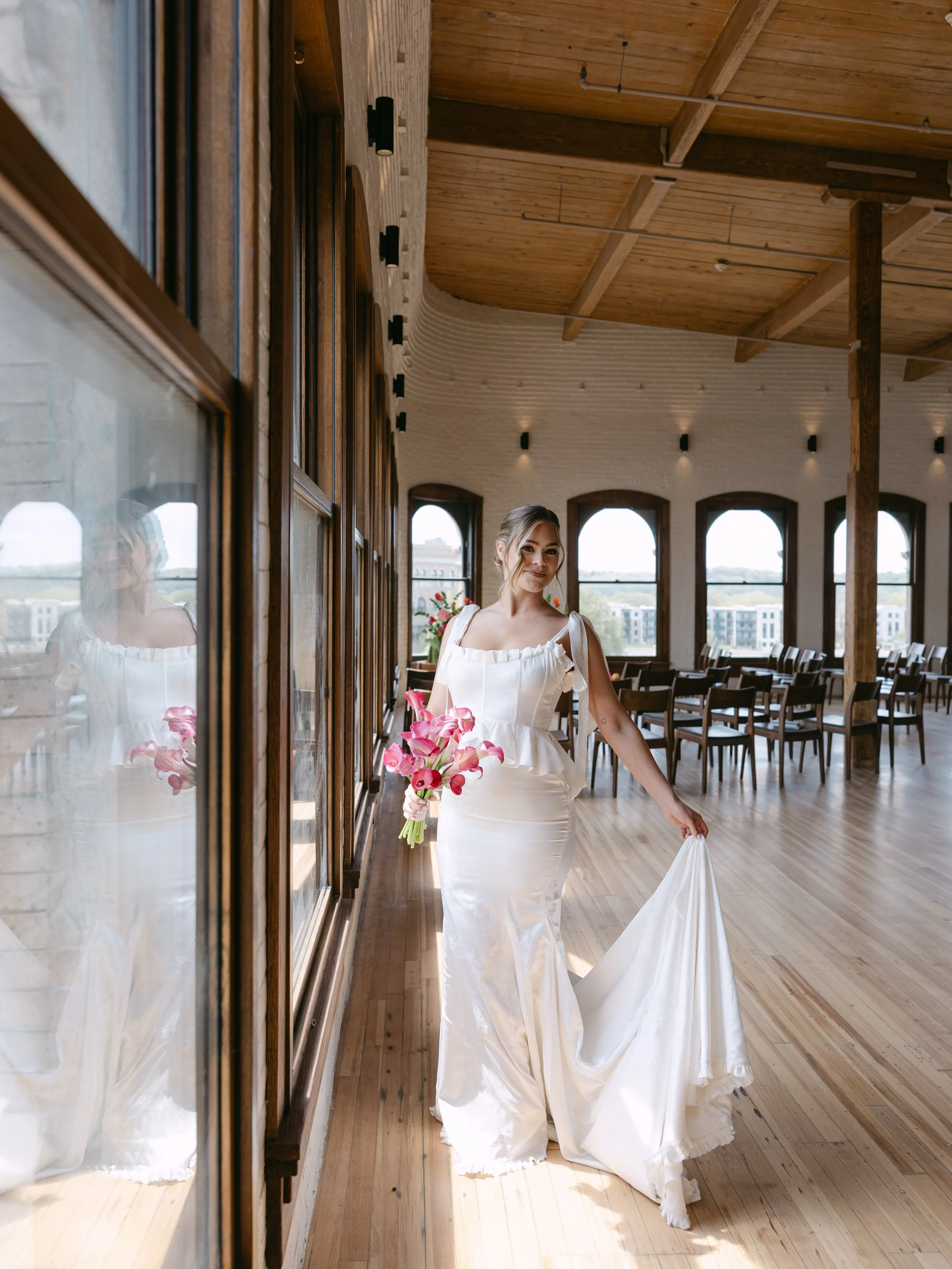 A moment for the bride🤩
Your dream wedding day at Evermore!!! 💌hello@evermorehall.com

&mdash;
Florals &amp; design: @ivyoaksdesignco 
Photography: @syd_k_andrew 
Dress: @angelasbridal 
Model: @abbyburkhard 

&mdash;
Upstate NY wedding, wedding ven