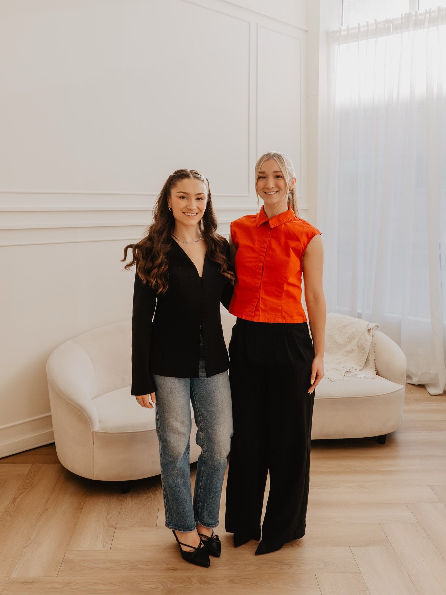 A pinch us moment 🤎

If you told us a year ago that we&rsquo;d be standing in a room of women in business sharing about social media strategy and creating content with purpose, we probably wouldn&rsquo;t have believed you. The energy, the stories, a