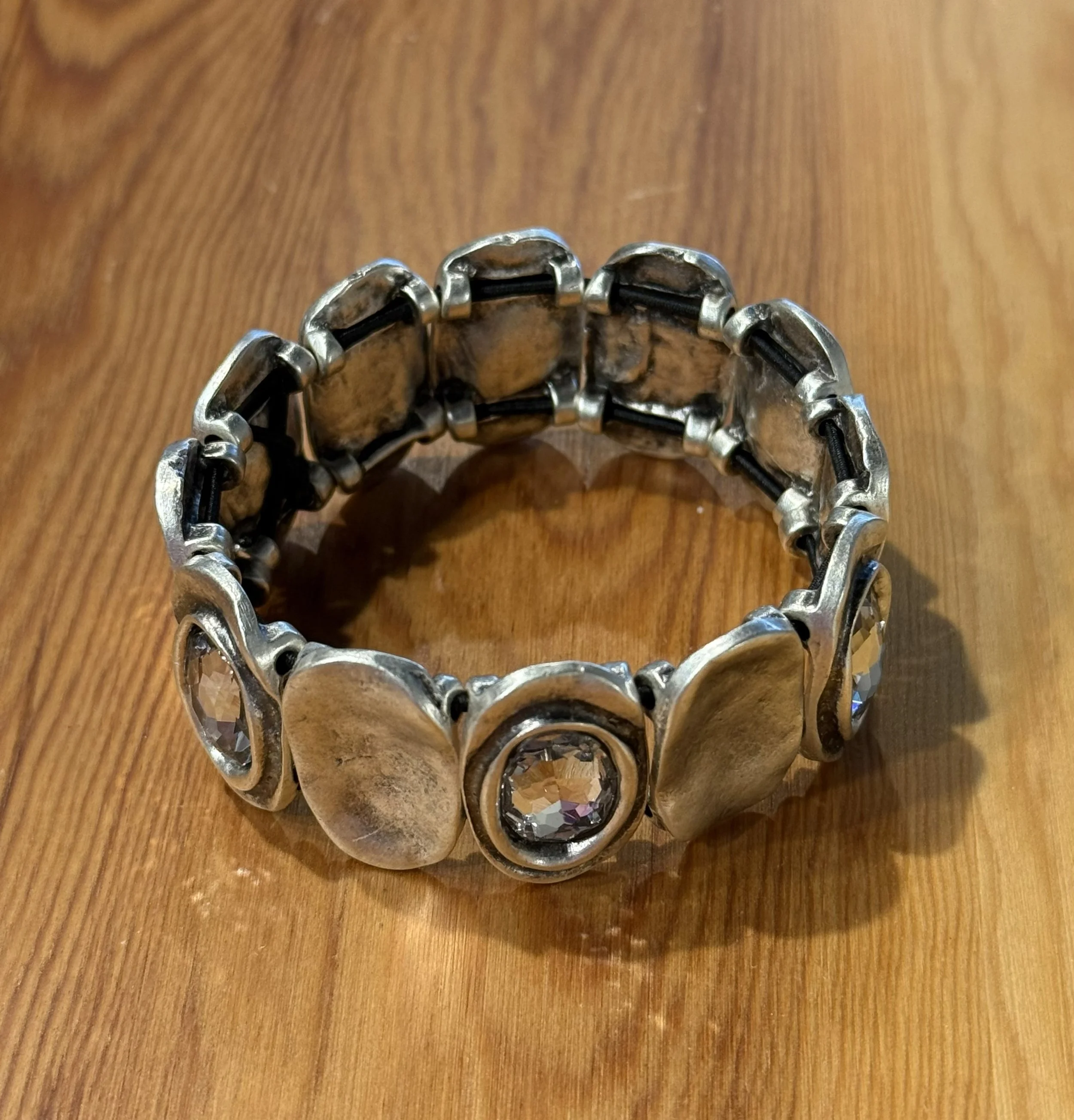The Hearthstone Statement Cuff