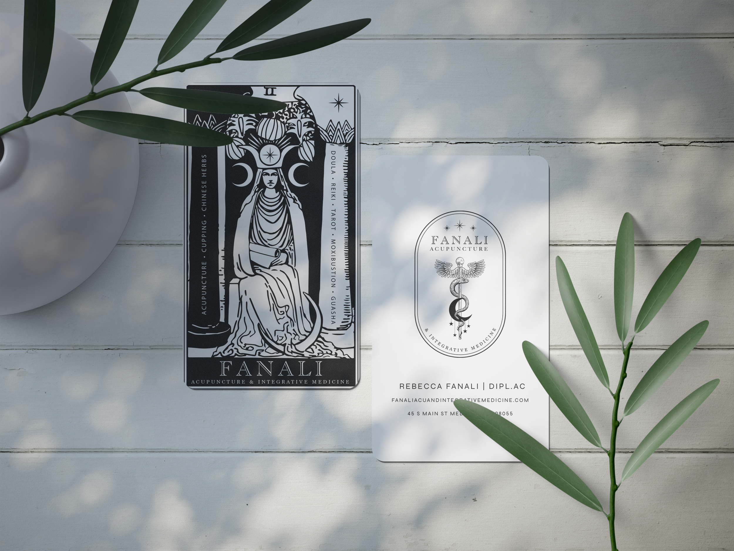 FANALI_LOGO-mockup.-bizcard.png