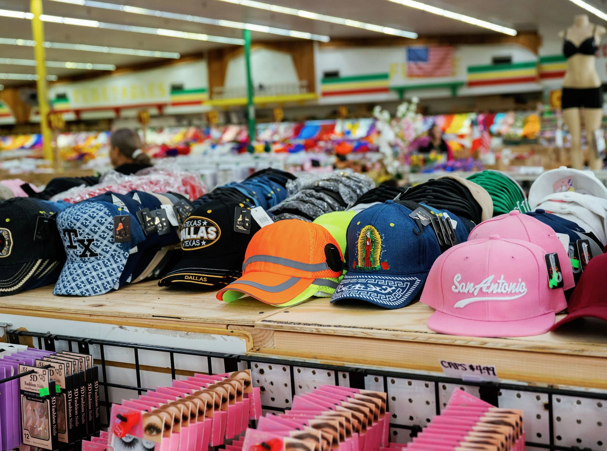 discountstore_hats