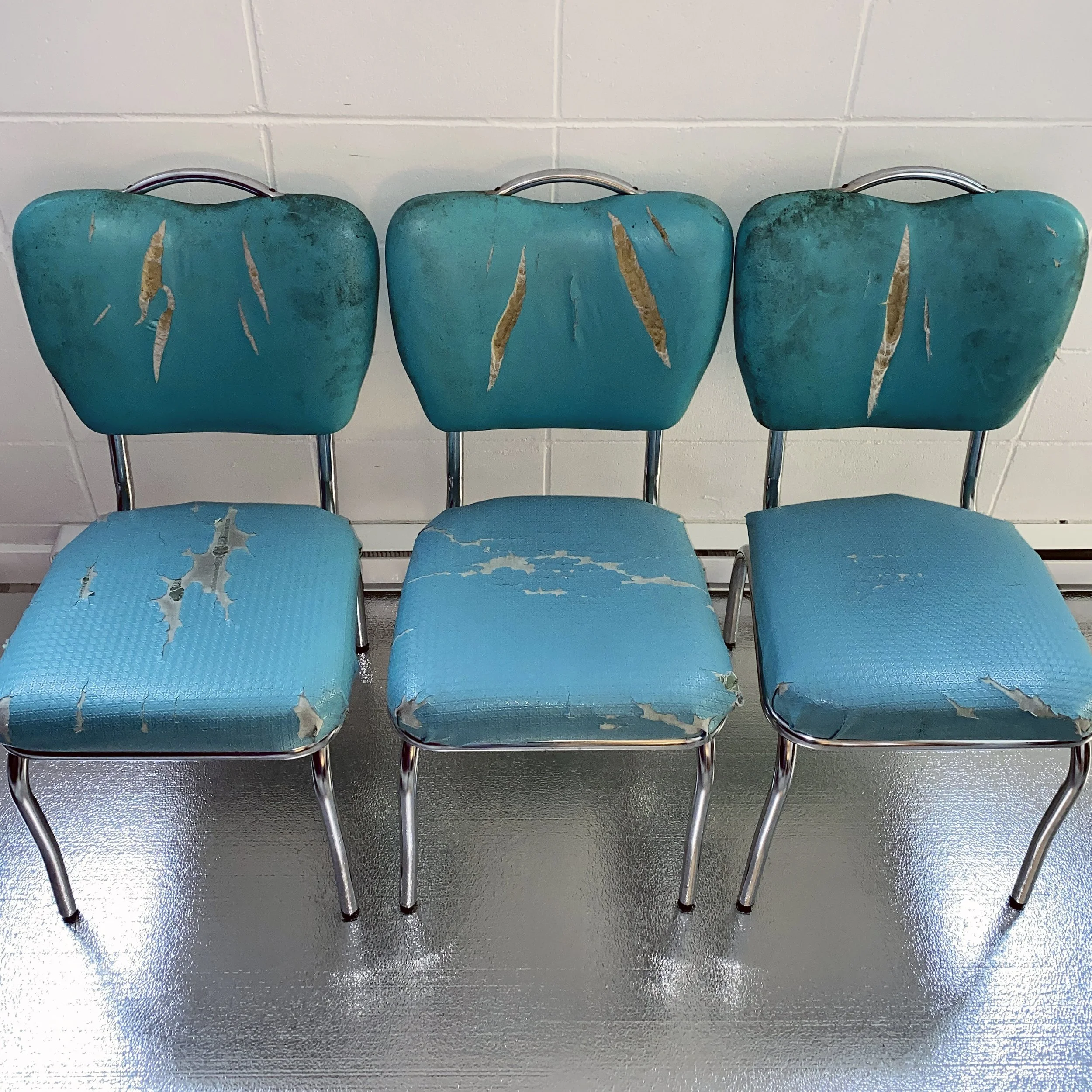 retro dining chairs - before