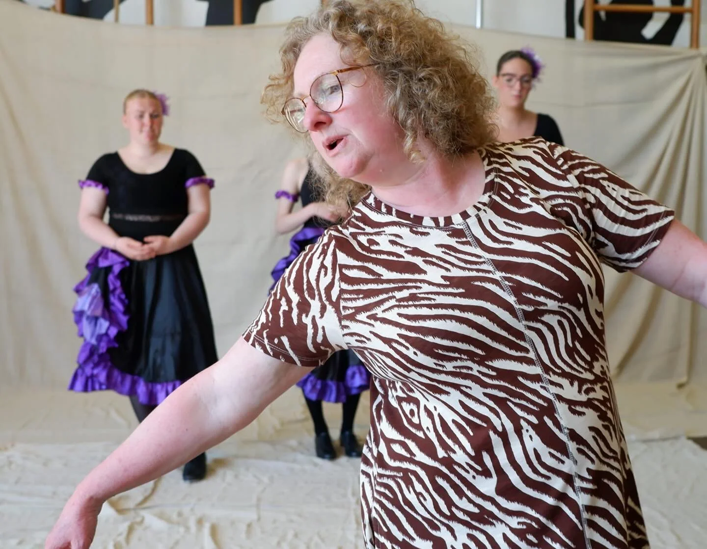 ✨ Meet the Teacher - Debbie Johnson ✨
We are so delighted to introduce the fabulous Debbie Johnson, who brings a wealth of experience, creativity and passion to Infinity Dance Cornwall. 💛
Debbie trained at the London School of Dance and Drama, gra