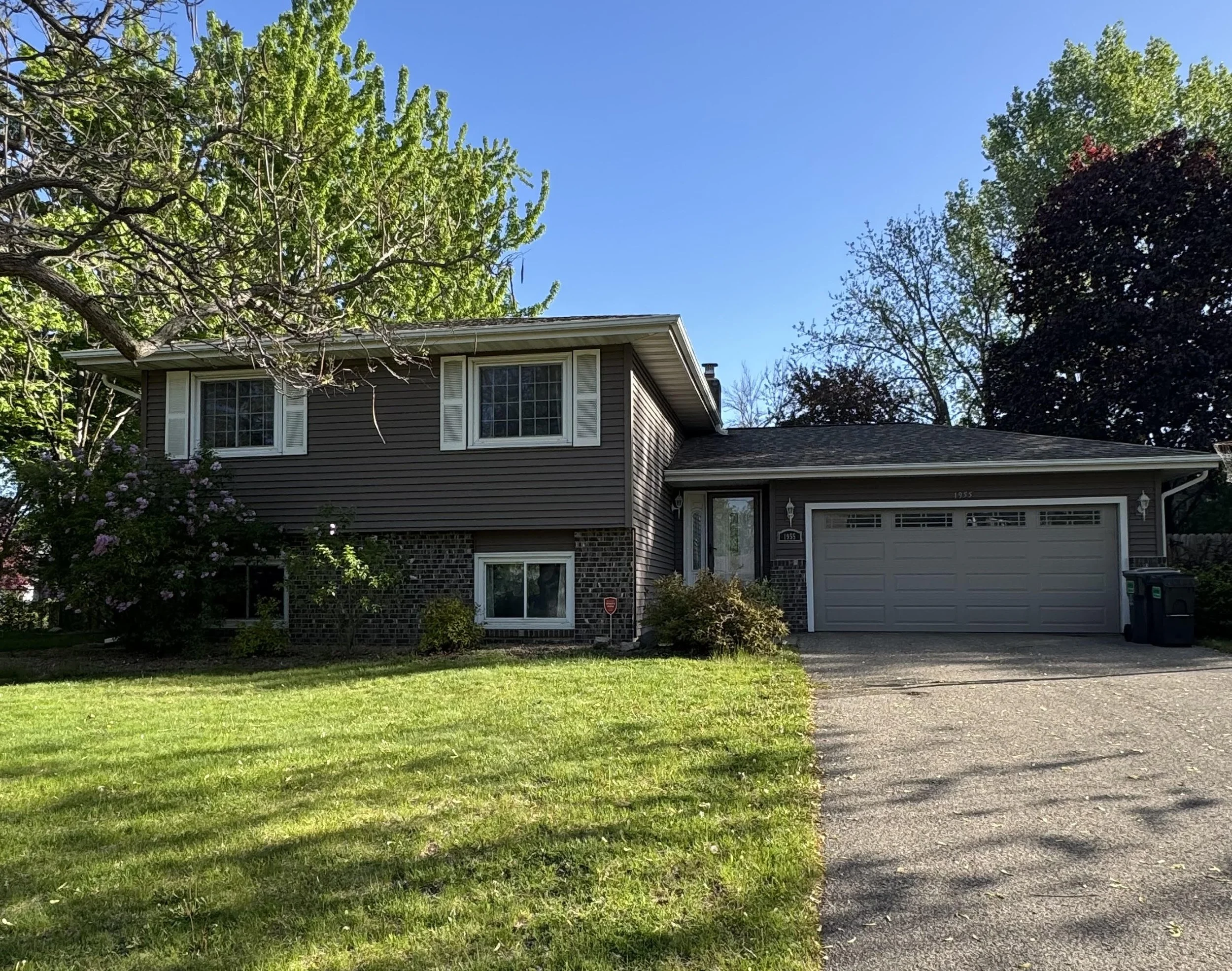 1955 Timber Wolf Trail S, Eagan, MN 55122