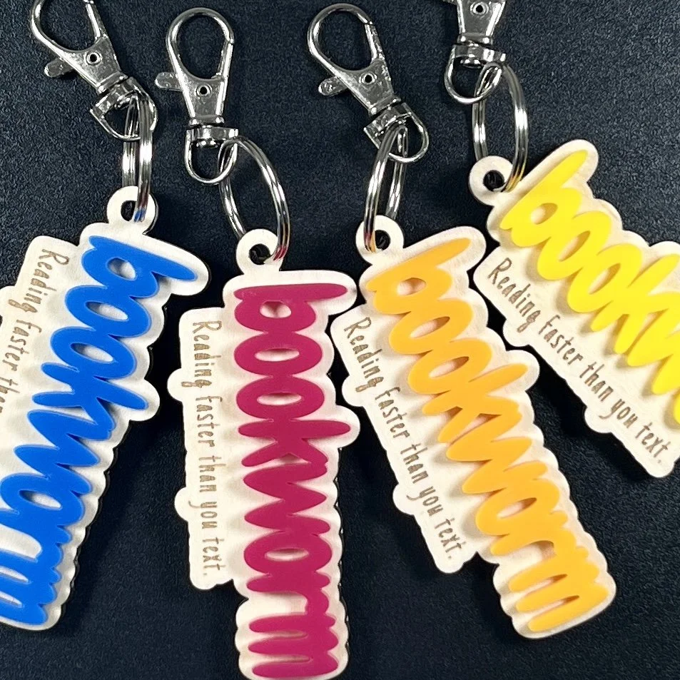 Bookworm Backpack Tag — Contour