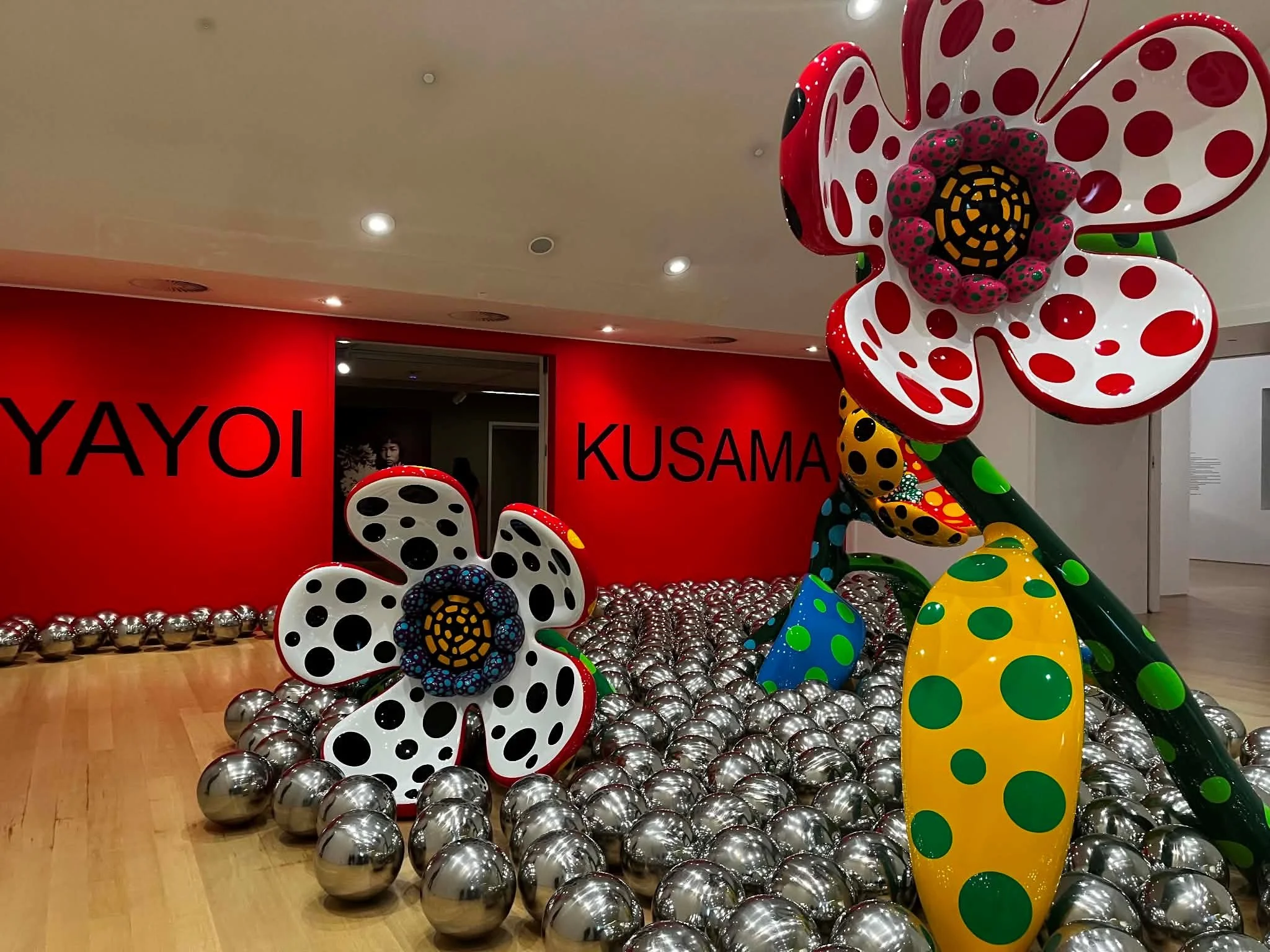 Yayoi Kusama: “În fiecare zi mă rog pentru iubire”"