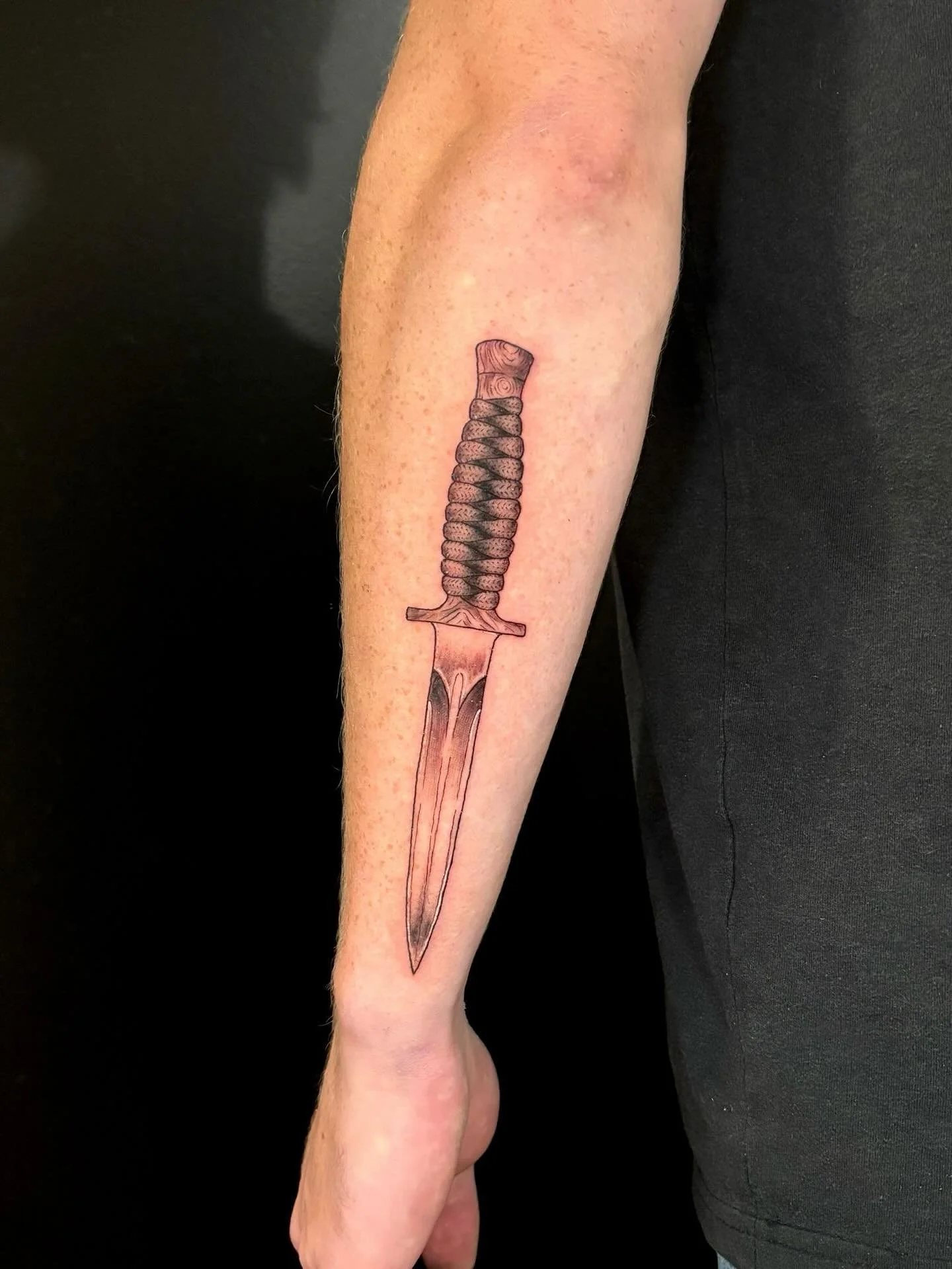 A modern dagger for my brother 🗡️