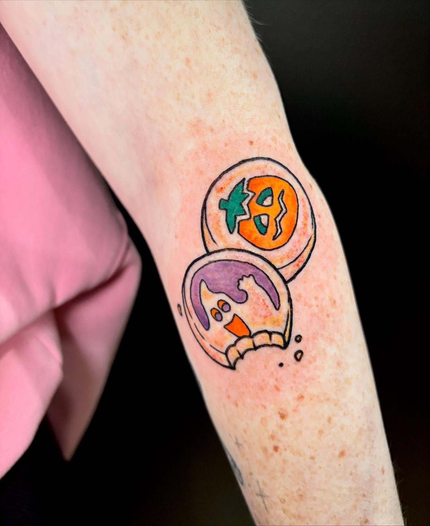 Happiest Halloween friends 🎃👻
So happy I got to tattoo these cookies from my flash this season! 
May you all have a safe and spooky evening!!